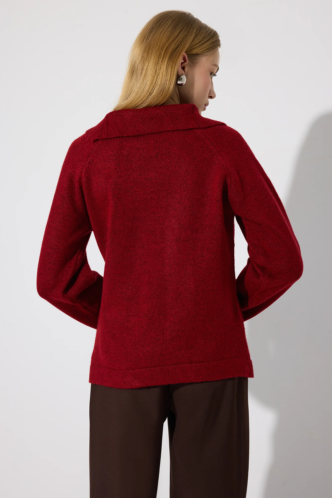ASYMETRICAL BUTTONED KNIT SWEATER - Image 4