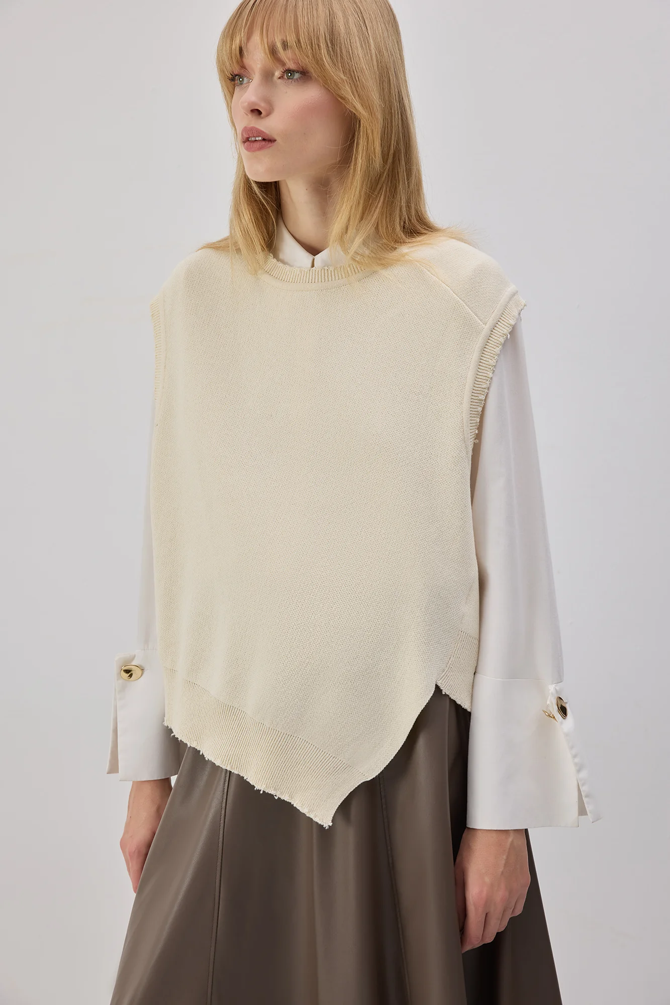 ASYMMETRICAL CUT KNIT SWEATER - Image 3