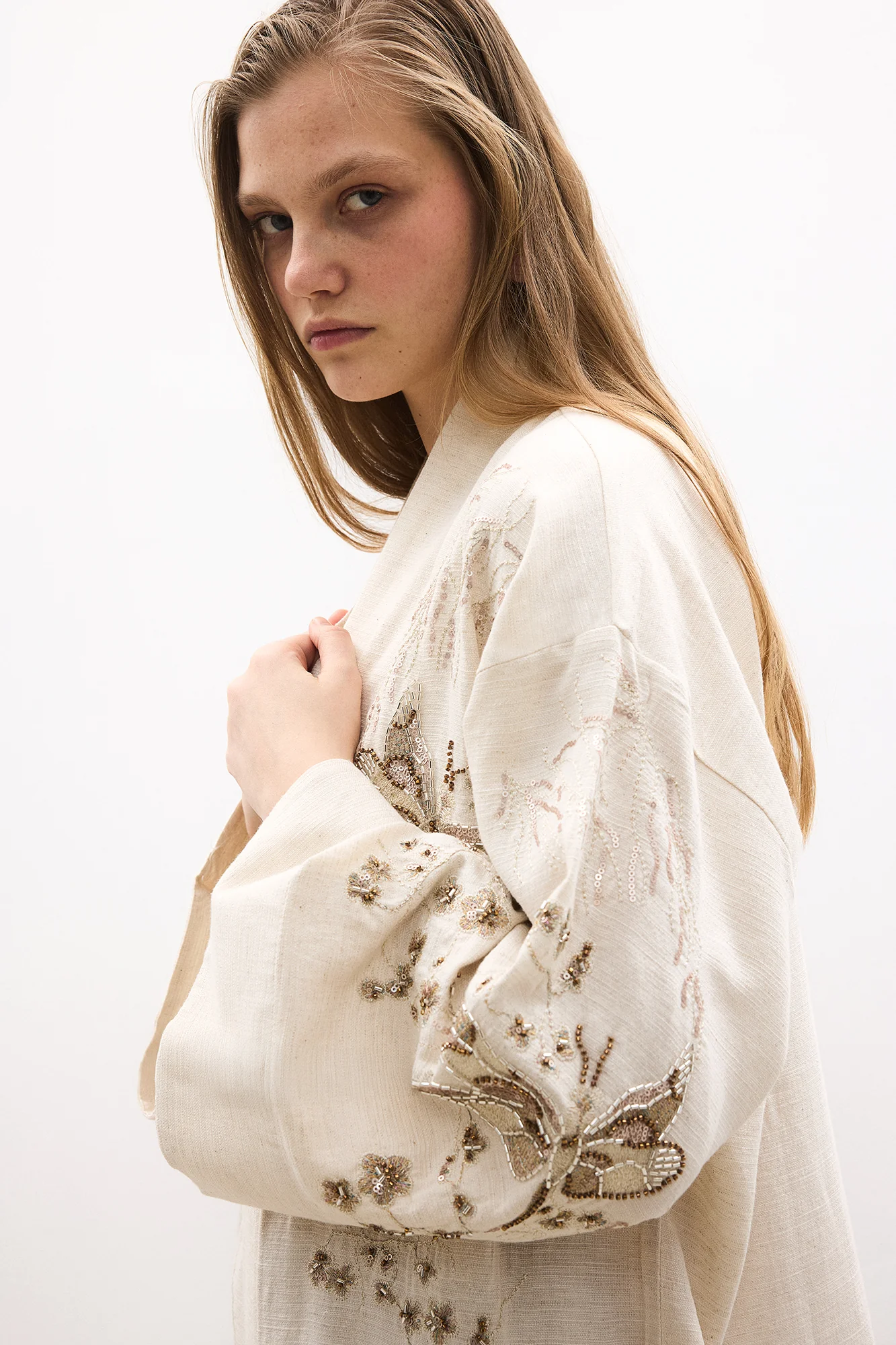 BEADED OVERSIZE KIMONO - Image 4