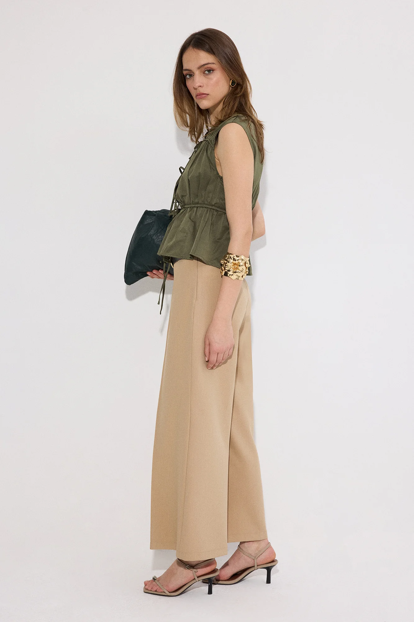 GATHERED VEST - Image 4
