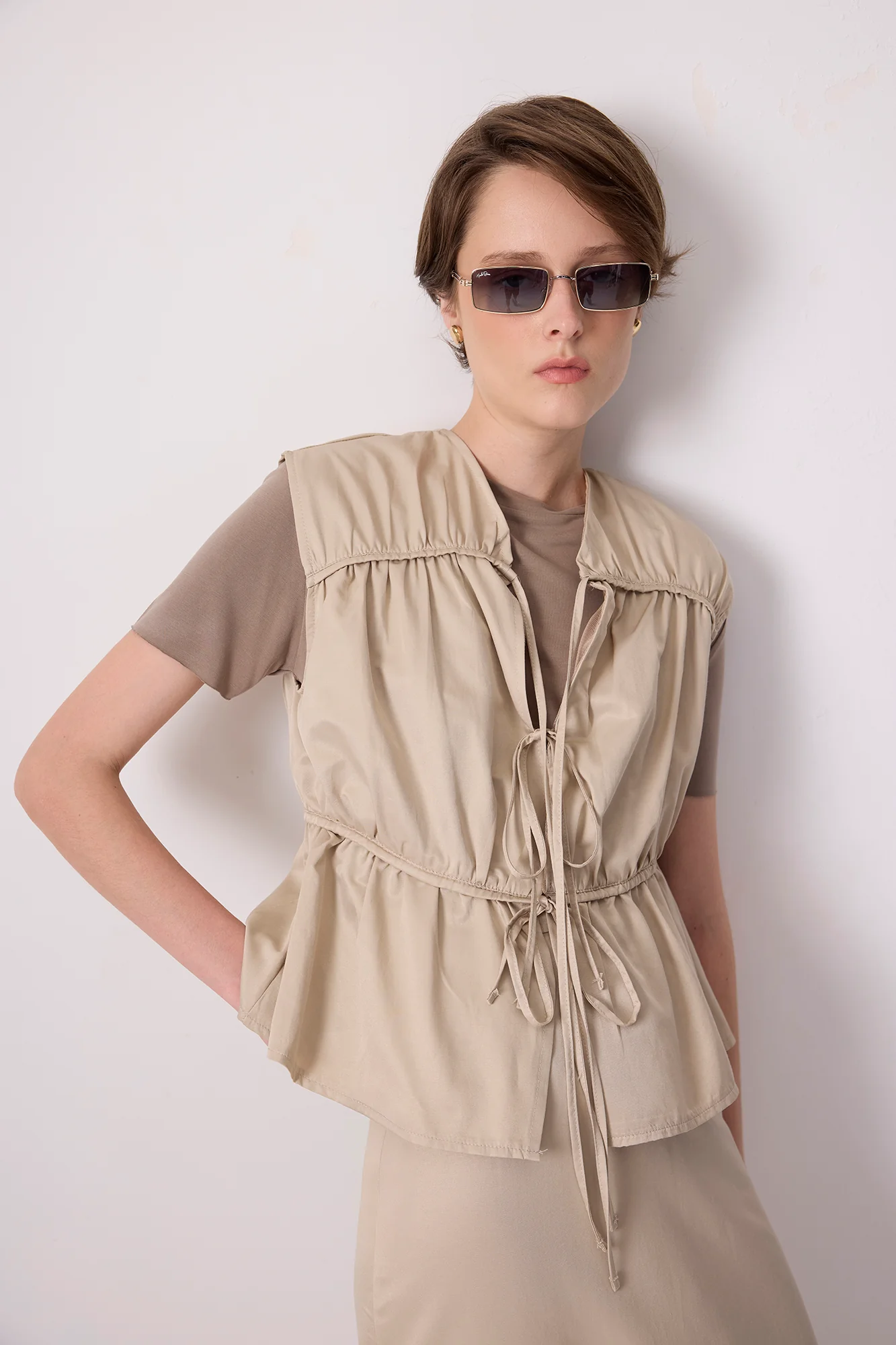 GATHERED VEST - Image 3