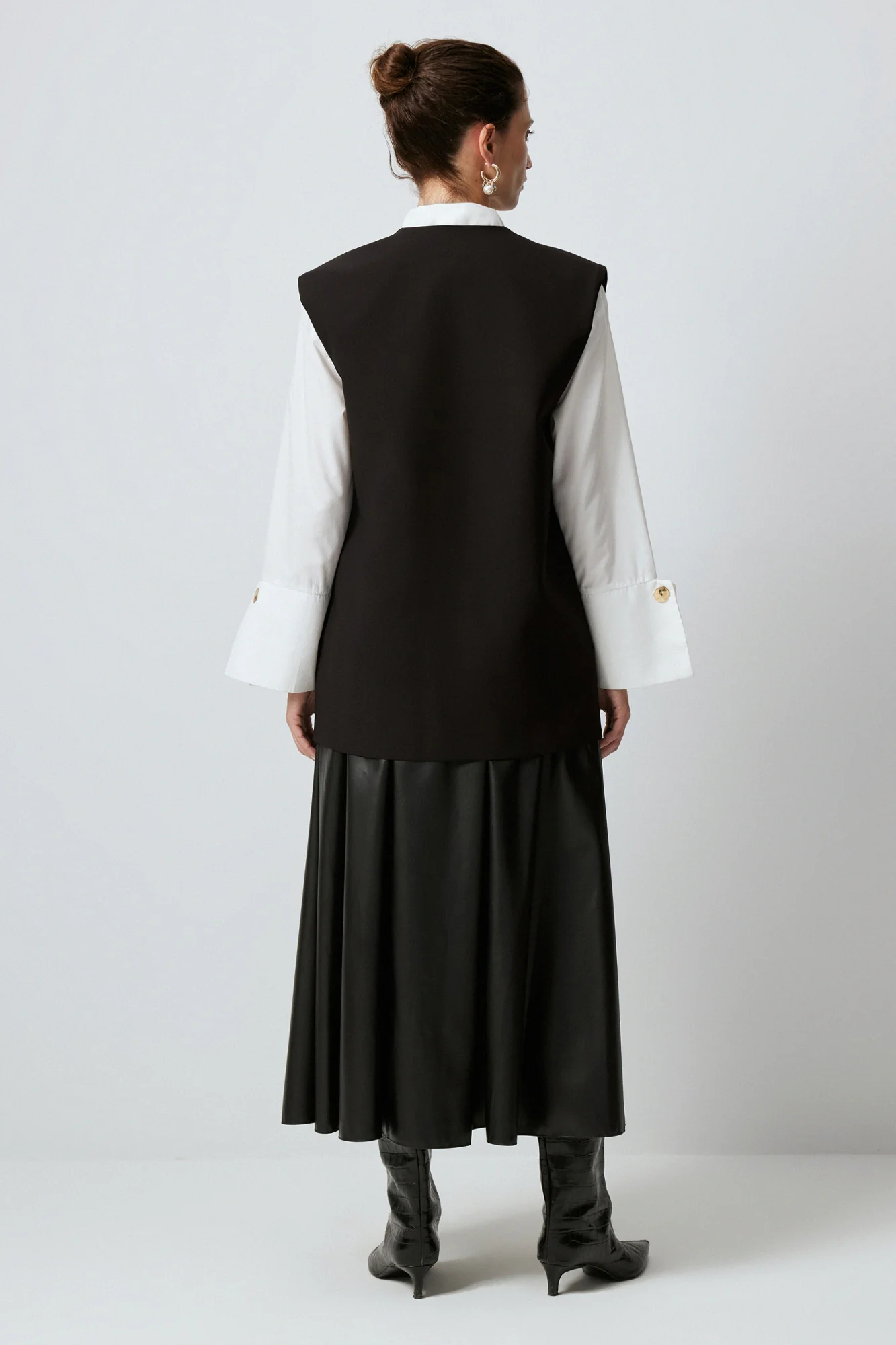BUTTON DETAILED CREPE VEST - Image 4