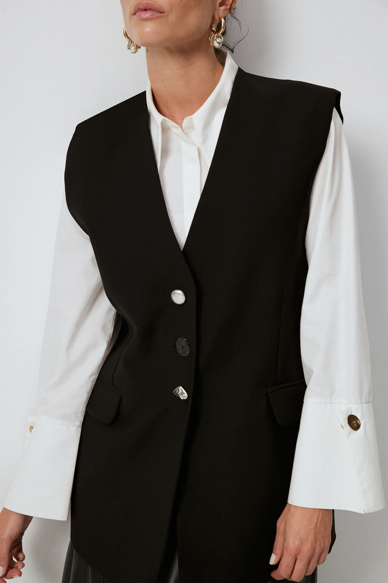 BUTTON DETAILED CREPE VEST - Image 5