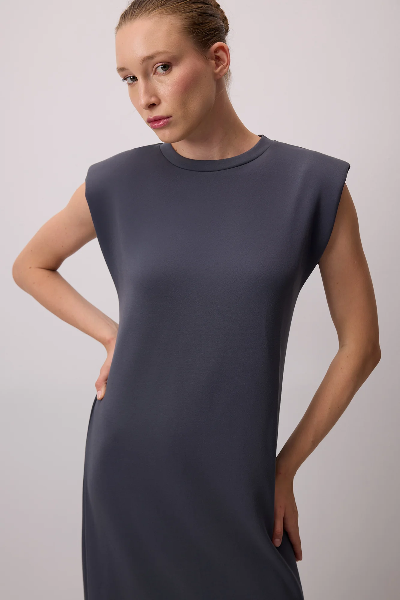 CREW NECK PADDED DRESS - Image 3