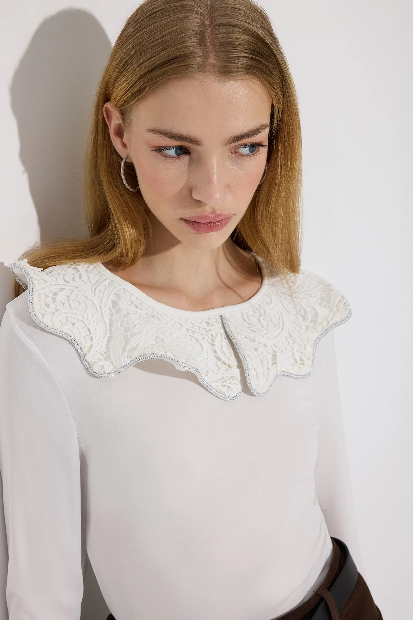 LACE COLLAR SNAP-BUTTON BODY - Image 2