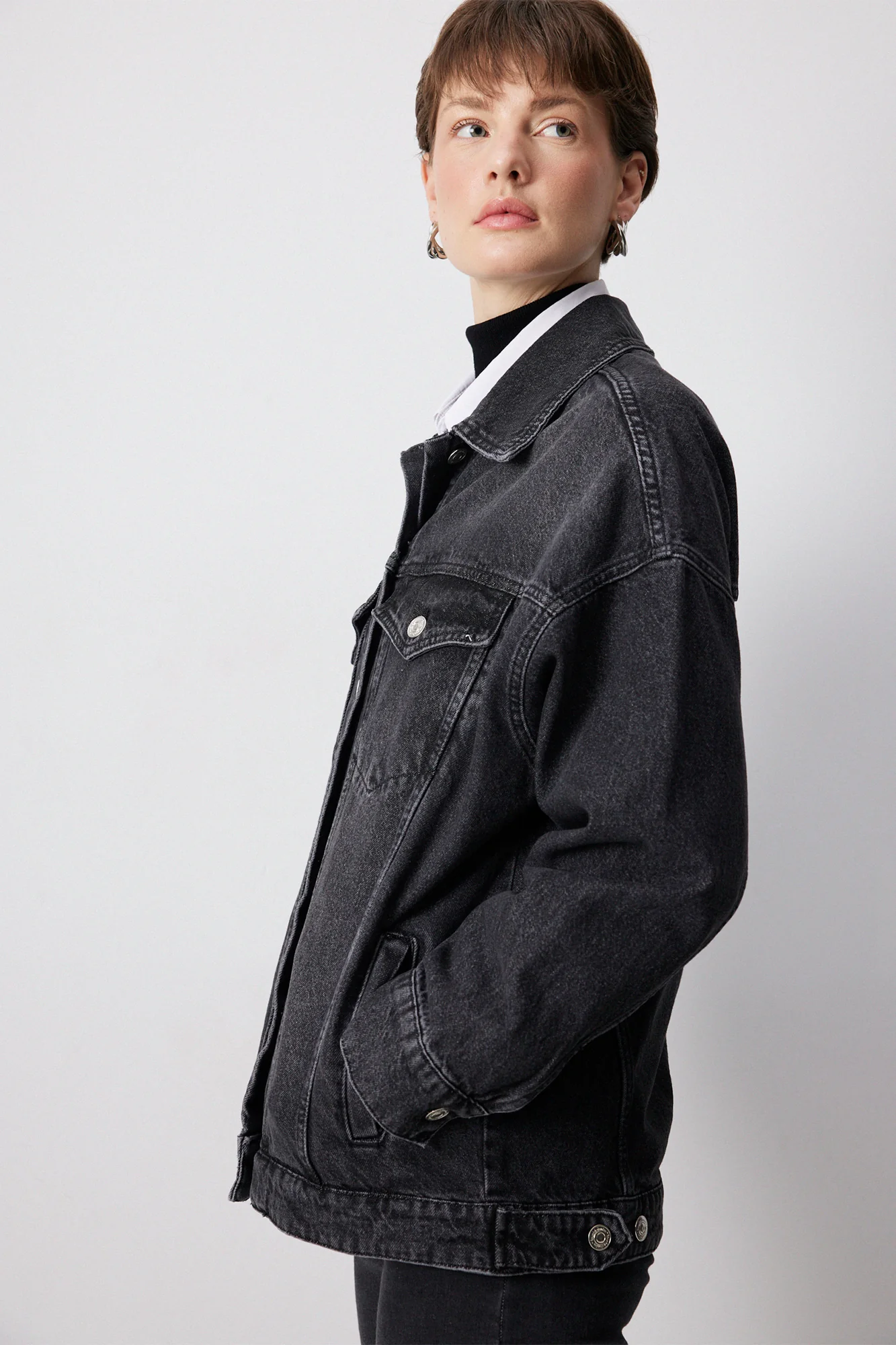 DENIM JACKET WITH POCKET - Image 3