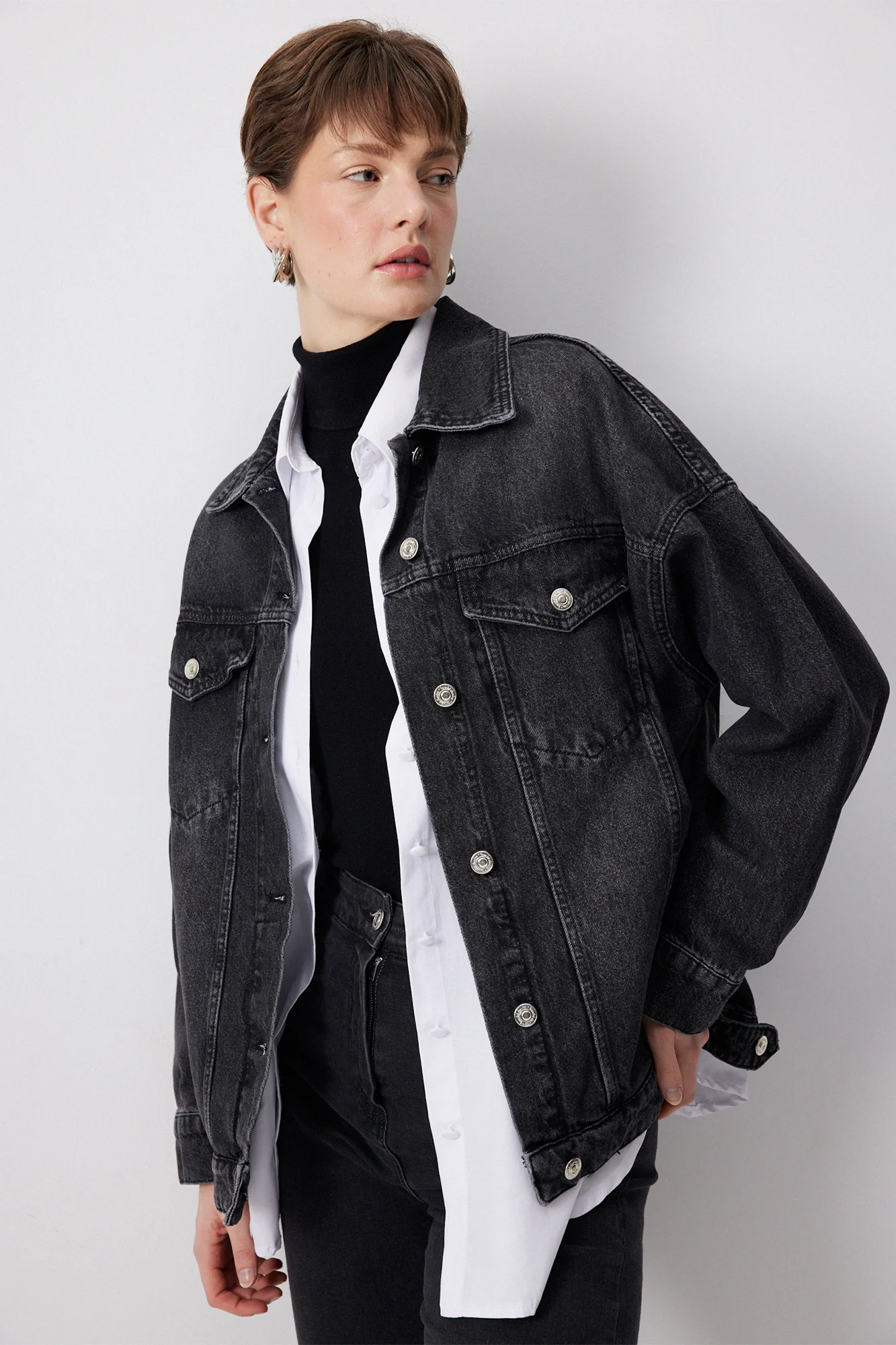 DENIM JACKET WITH POCKET - Image 4