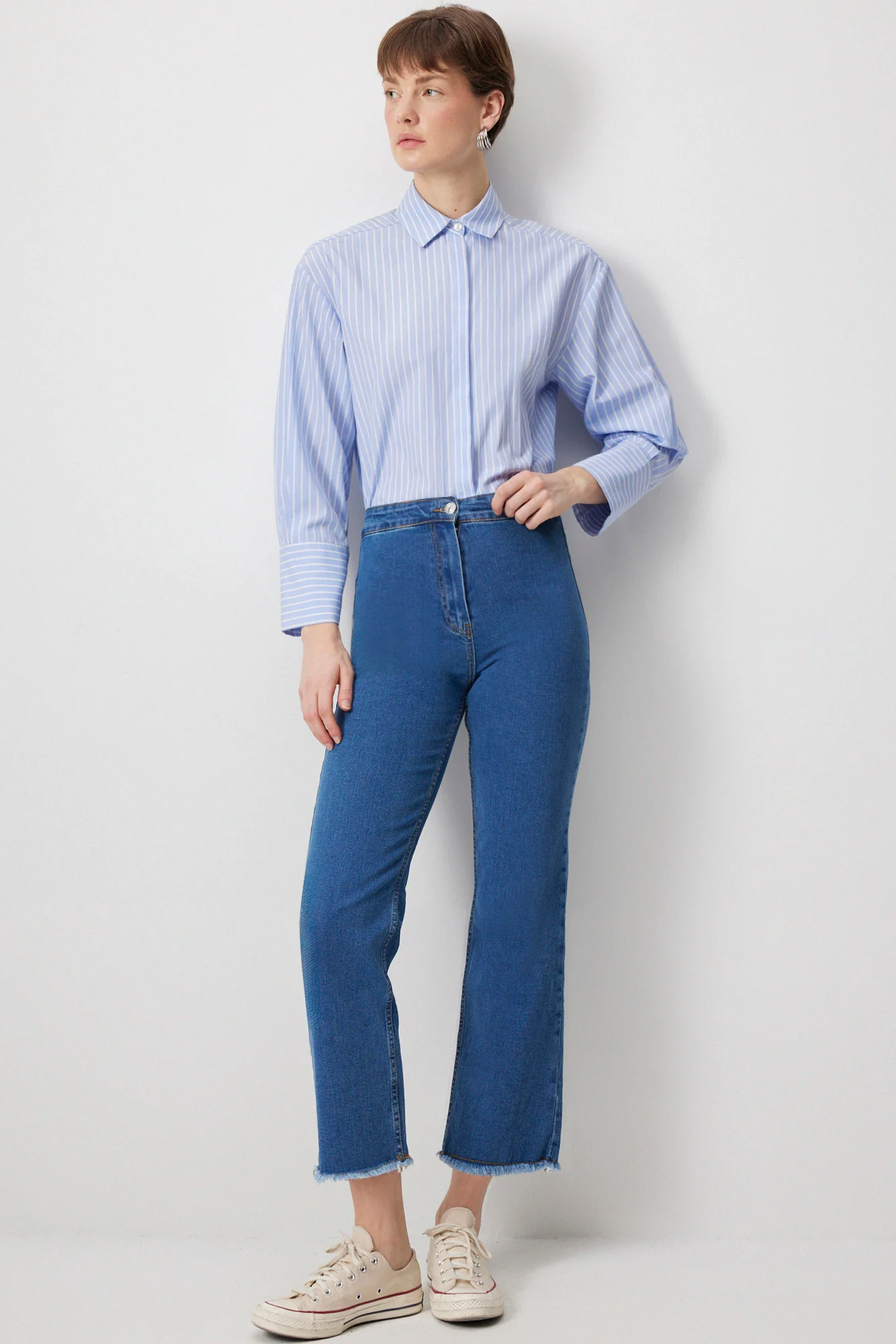 DENIM TROUSERS WITH FRINGED CUFF - Image 3