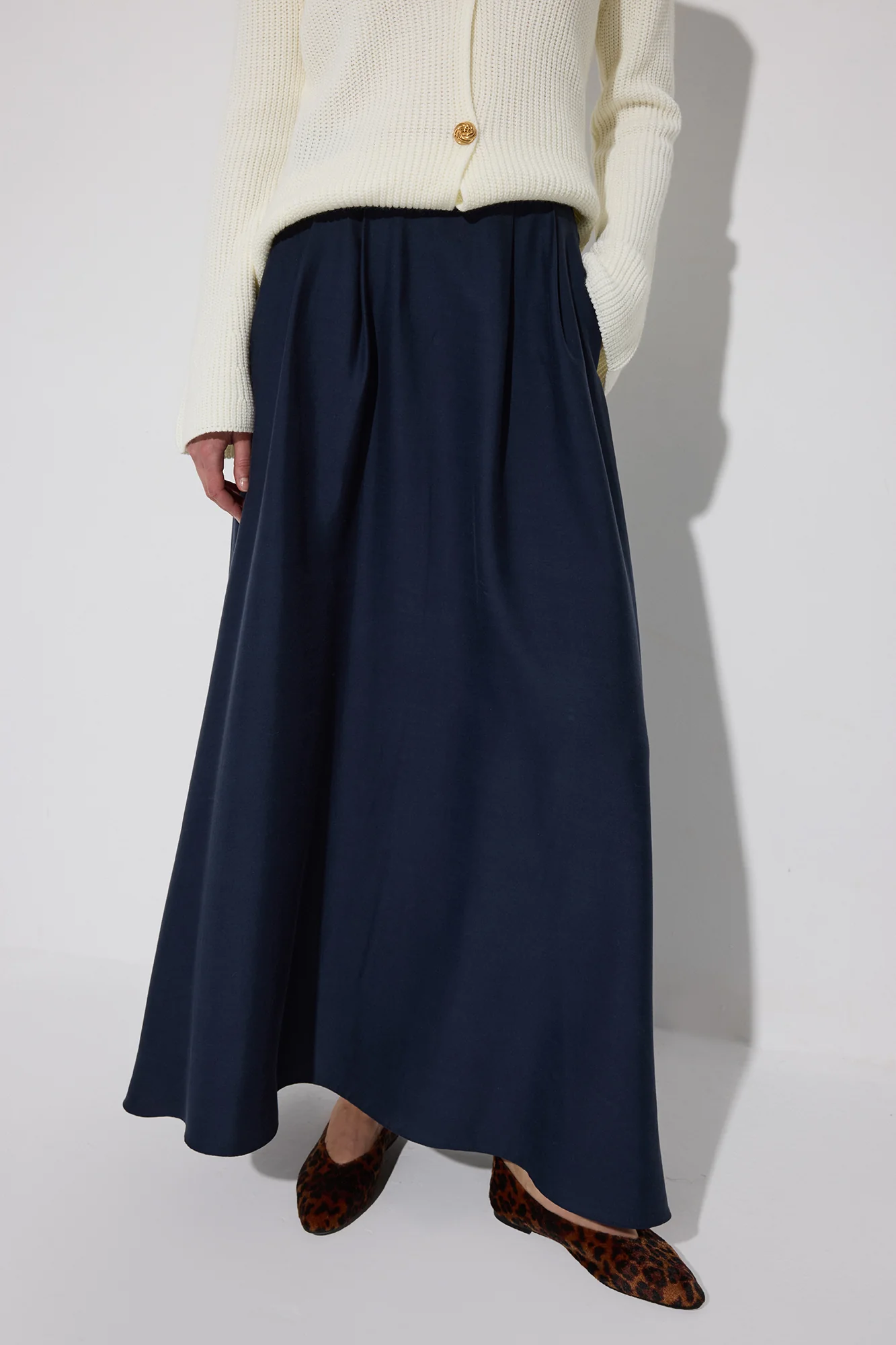SPECIAL TEXTURED SKIRT WITH ELASTIC WAISTBAND - Image 2