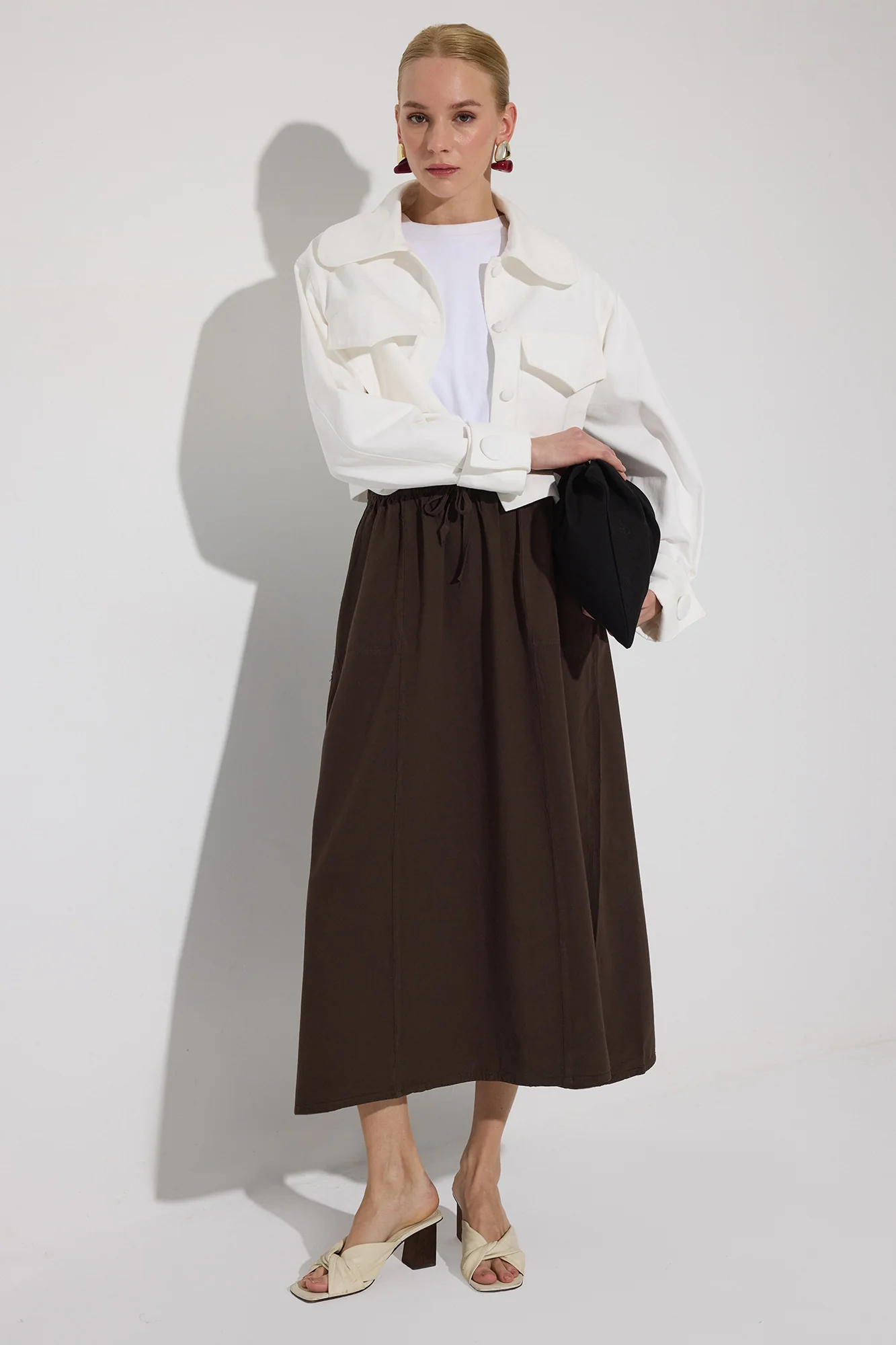 ELASTIC WAIST SKIRT WITH POCKETS - Image 2