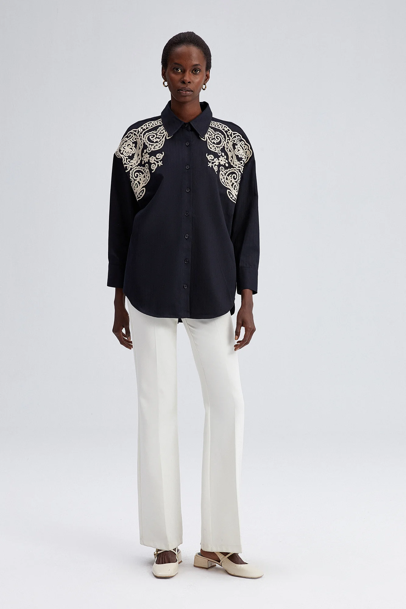 EMBROIDERED FRONT OVERSIZED SHIRT - Image 3