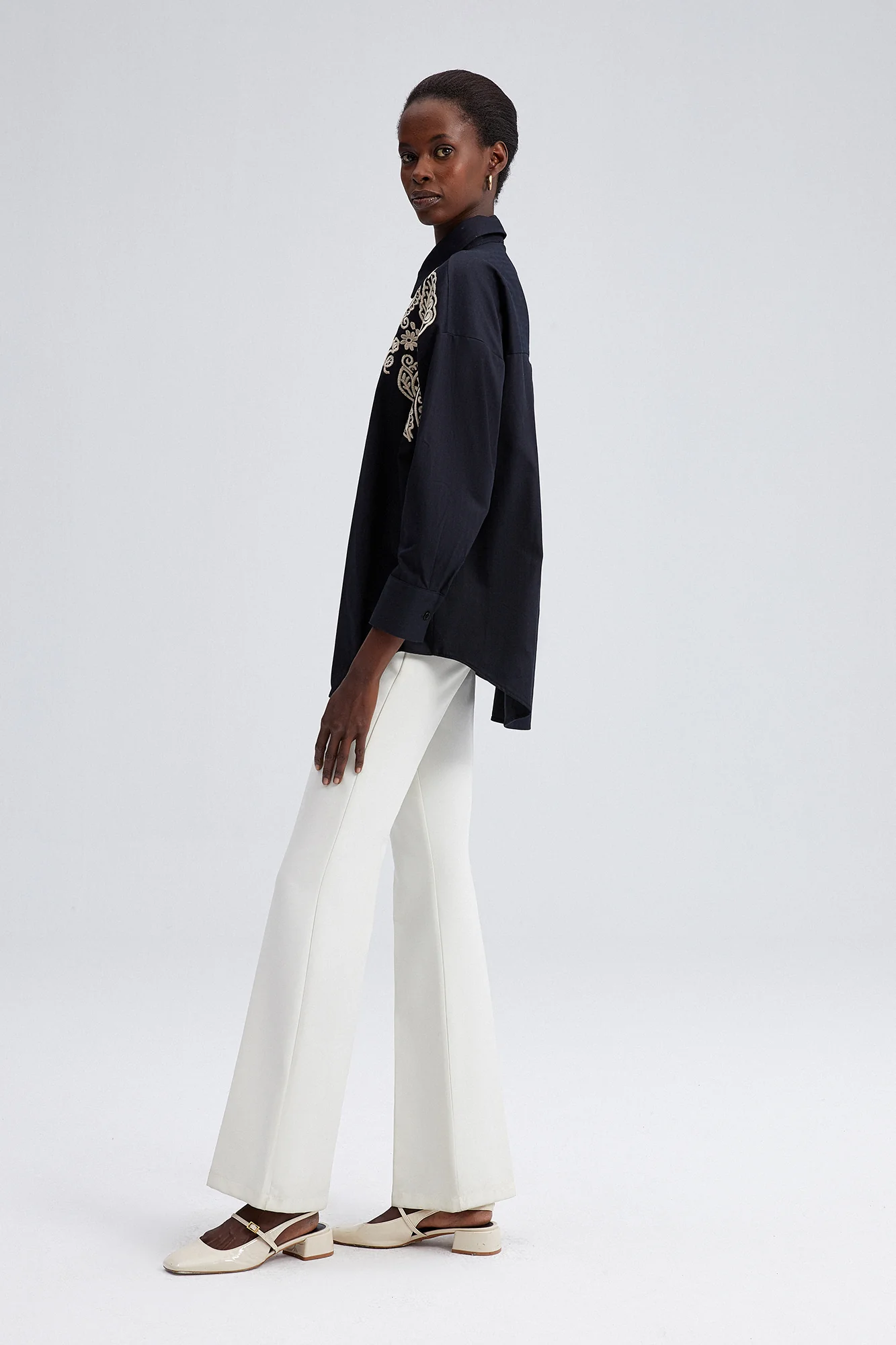 EMBROIDERED FRONT OVERSIZED SHIRT - Image 4