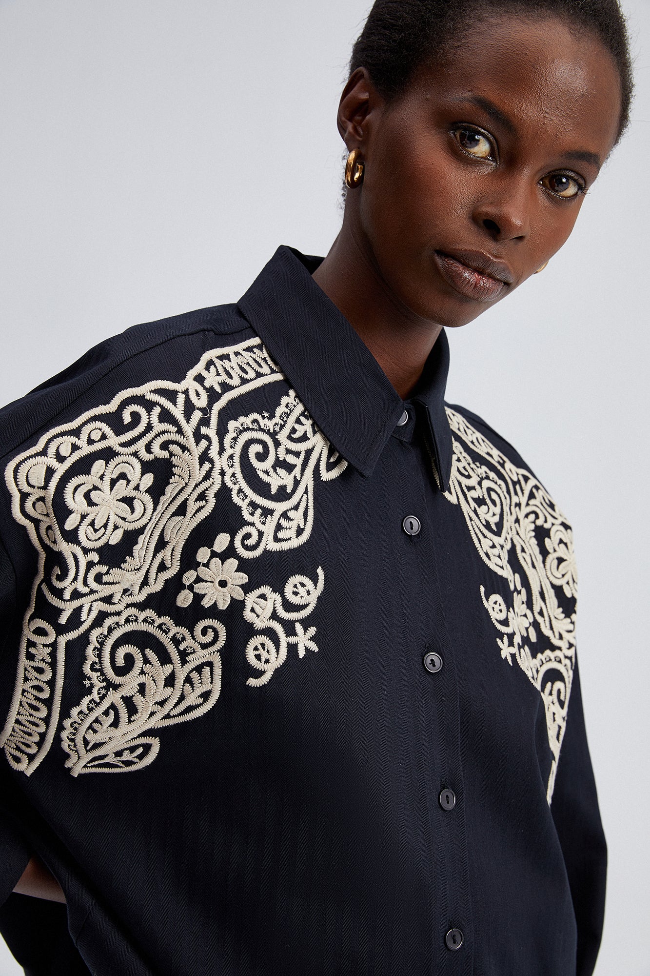 EMBROIDERED FRONT OVERSIZED SHIRT - Image 6