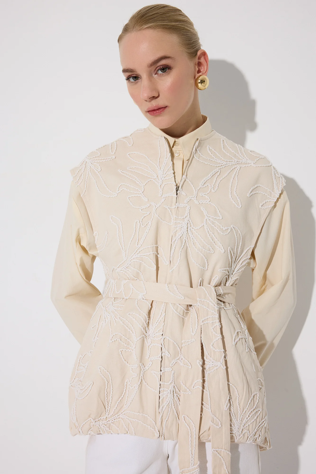 EMBROIDERED LONG GABARDINE VEST - Image 3