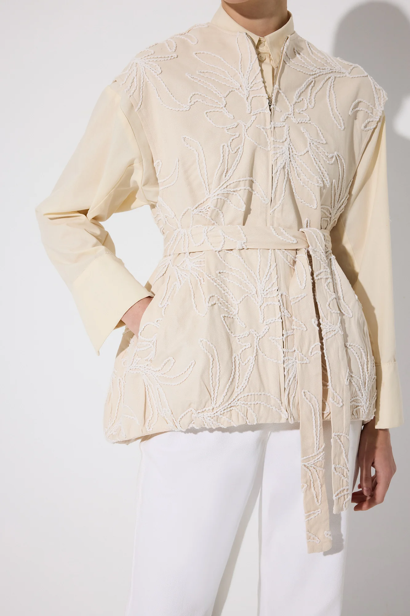 EMBROIDERED LONG GABARDINE VEST - Image 6