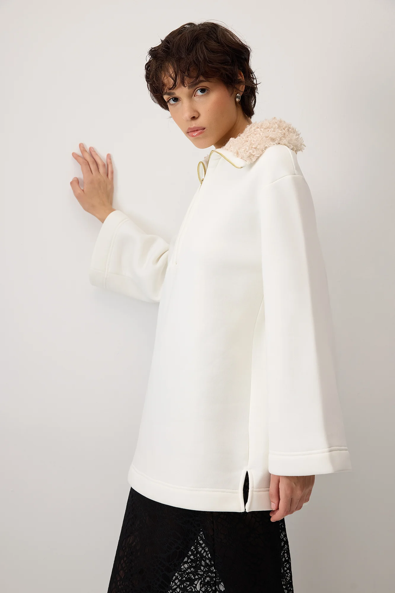 FAUX FUR COLLAR SWEATSHIRT - Image 4