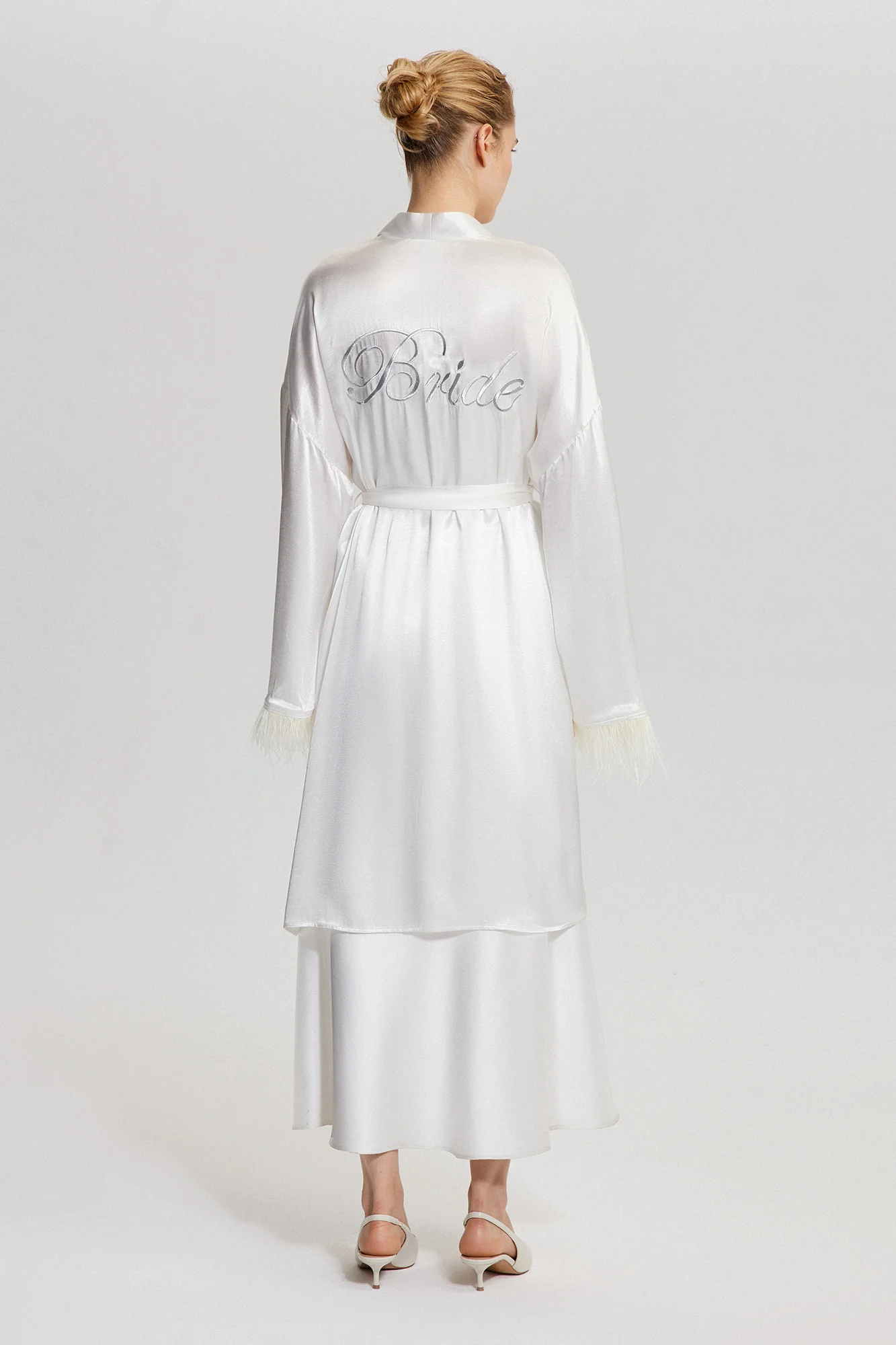 FEATHER DETAILED SATIN BRIDE KIMONO - Image 5
