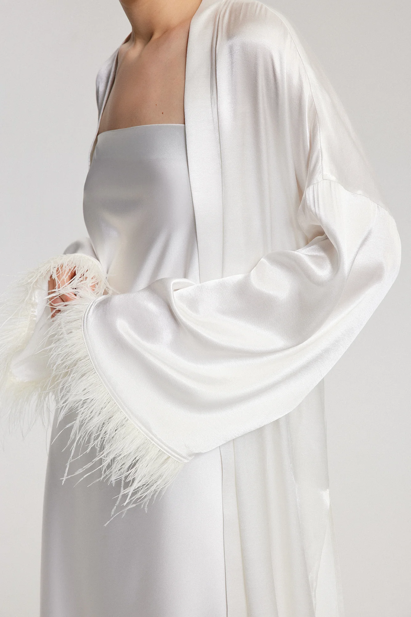 FEATHER DETAILED SATIN BRIDE KIMONO - Image 7