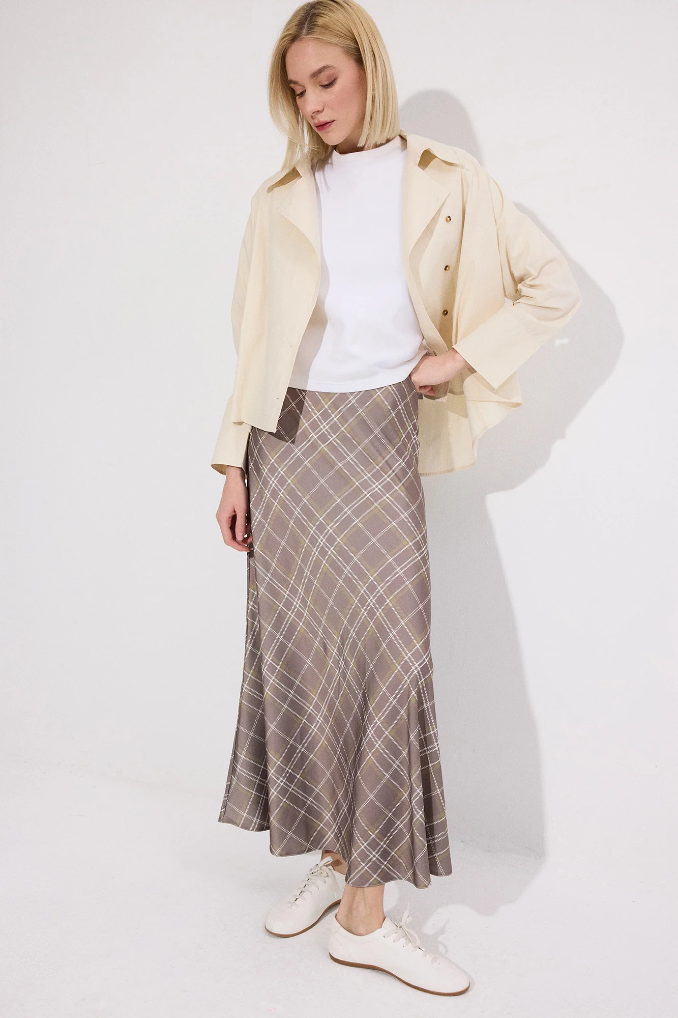 GINGHAM SATIN SKIRT - Image 4