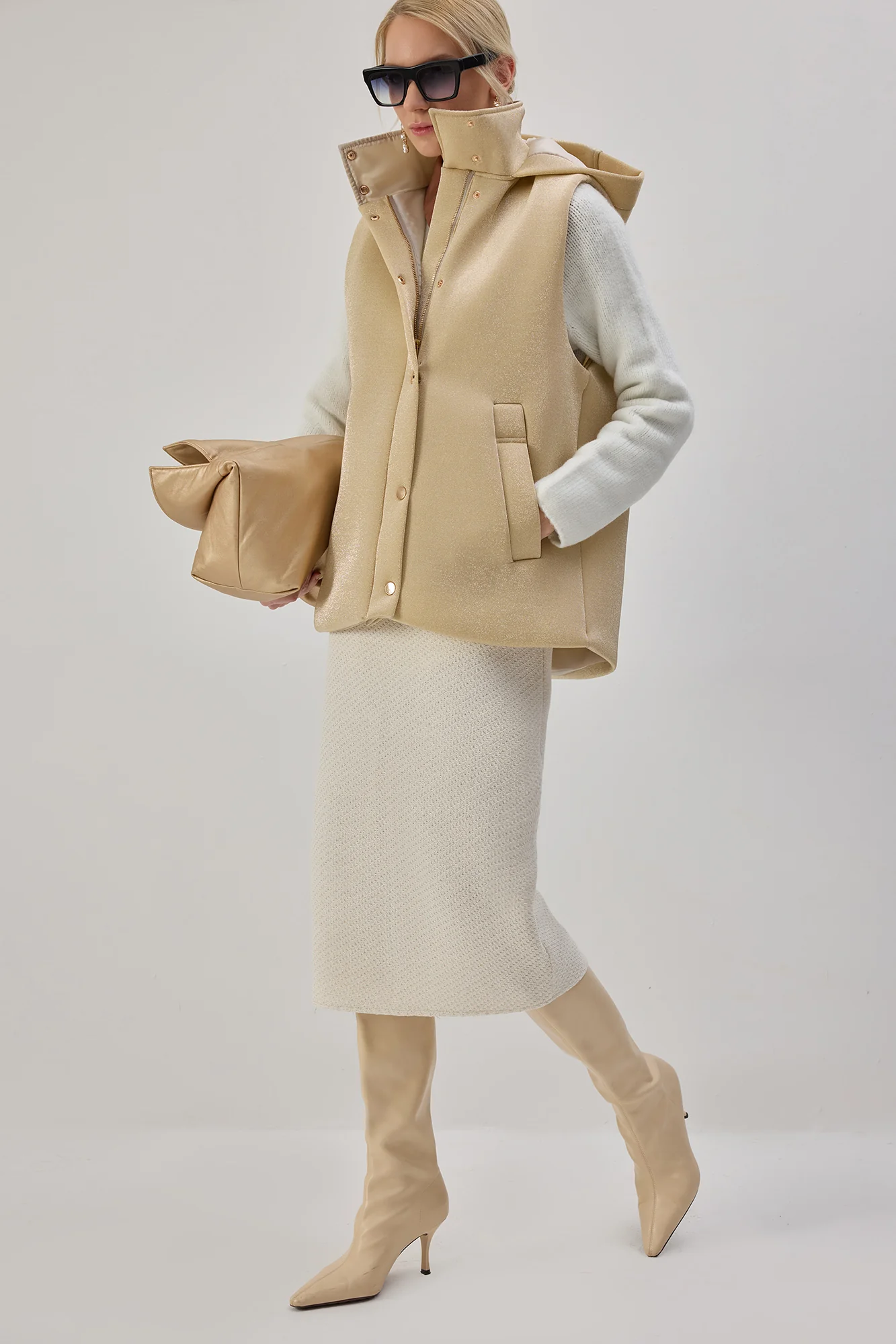 HOODED PUFFY VEST - Image 4