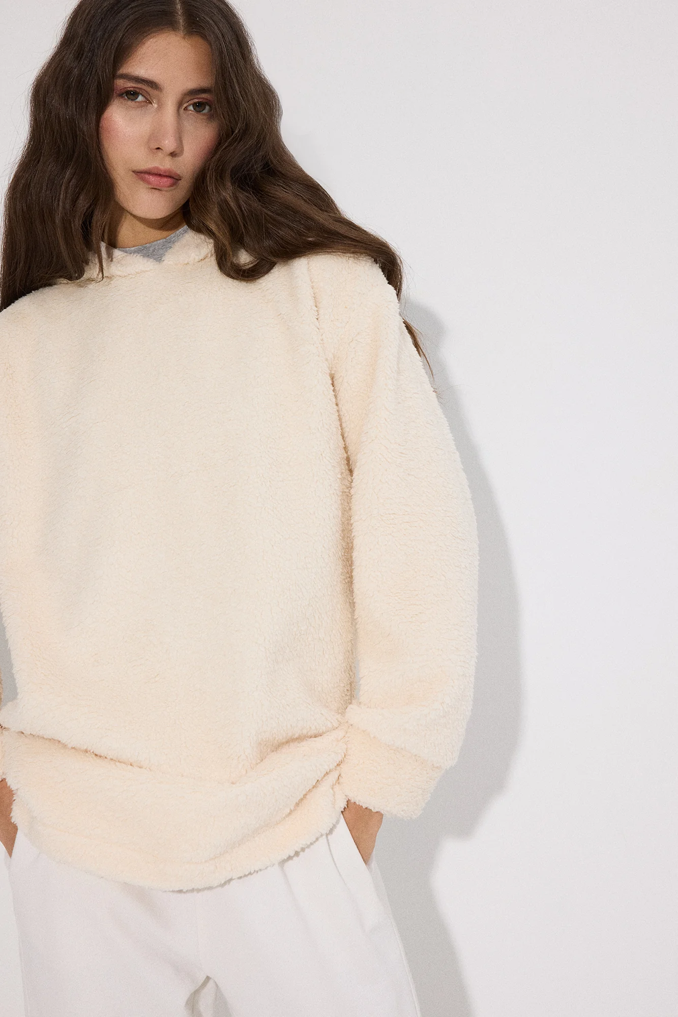 HOODED PLUSH SWEATSHIRT - Image 2
