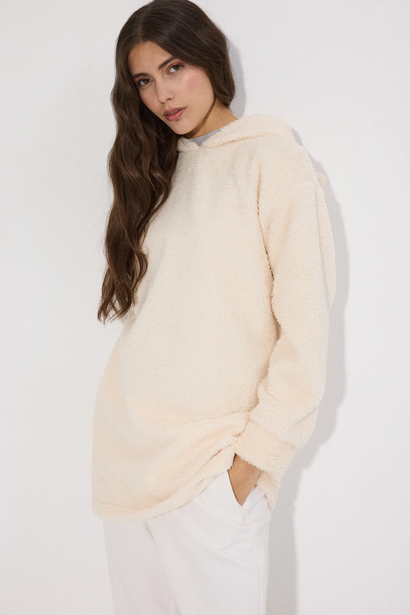 HOODED PLUSH SWEATSHIRT - Image 3