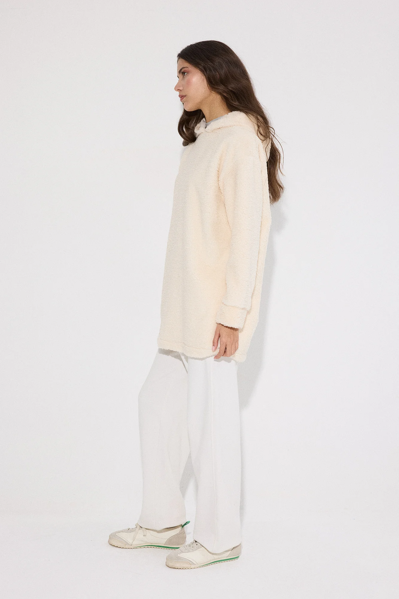 HOODED PLUSH SWEATSHIRT - Image 4