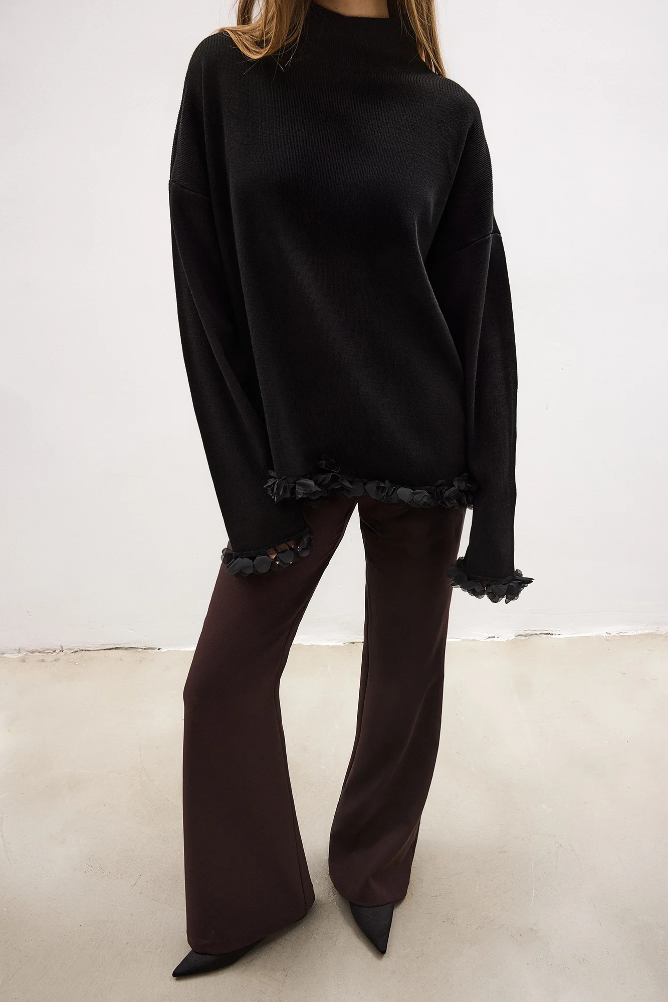 KNIT SWEATER WITH CHIFFEN TASSELS - Image 5