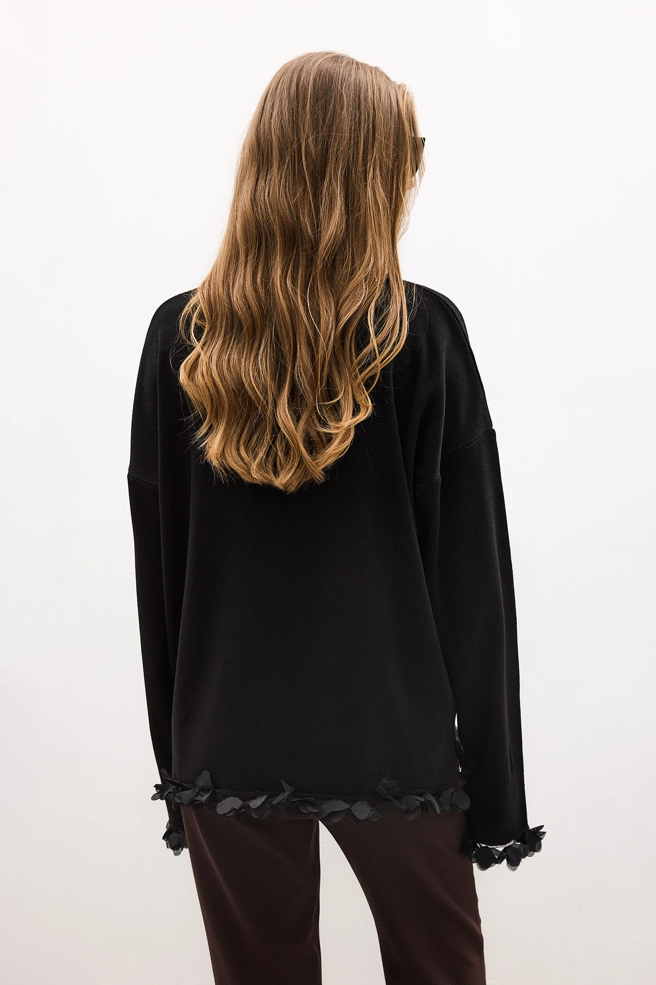 KNIT SWEATER WITH CHIFFEN TASSELS - Image 6