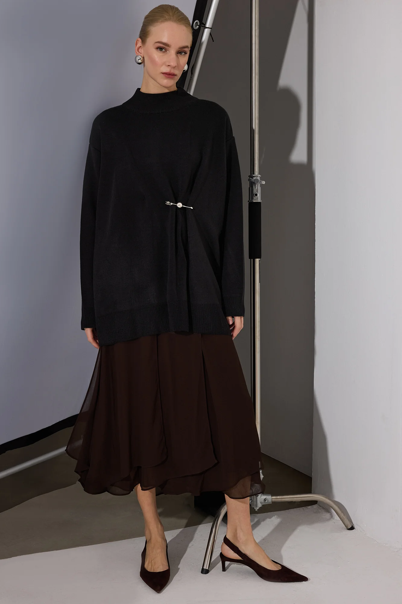 KNIT TUNIC WITH METAL ACCESSORIES - Image 2