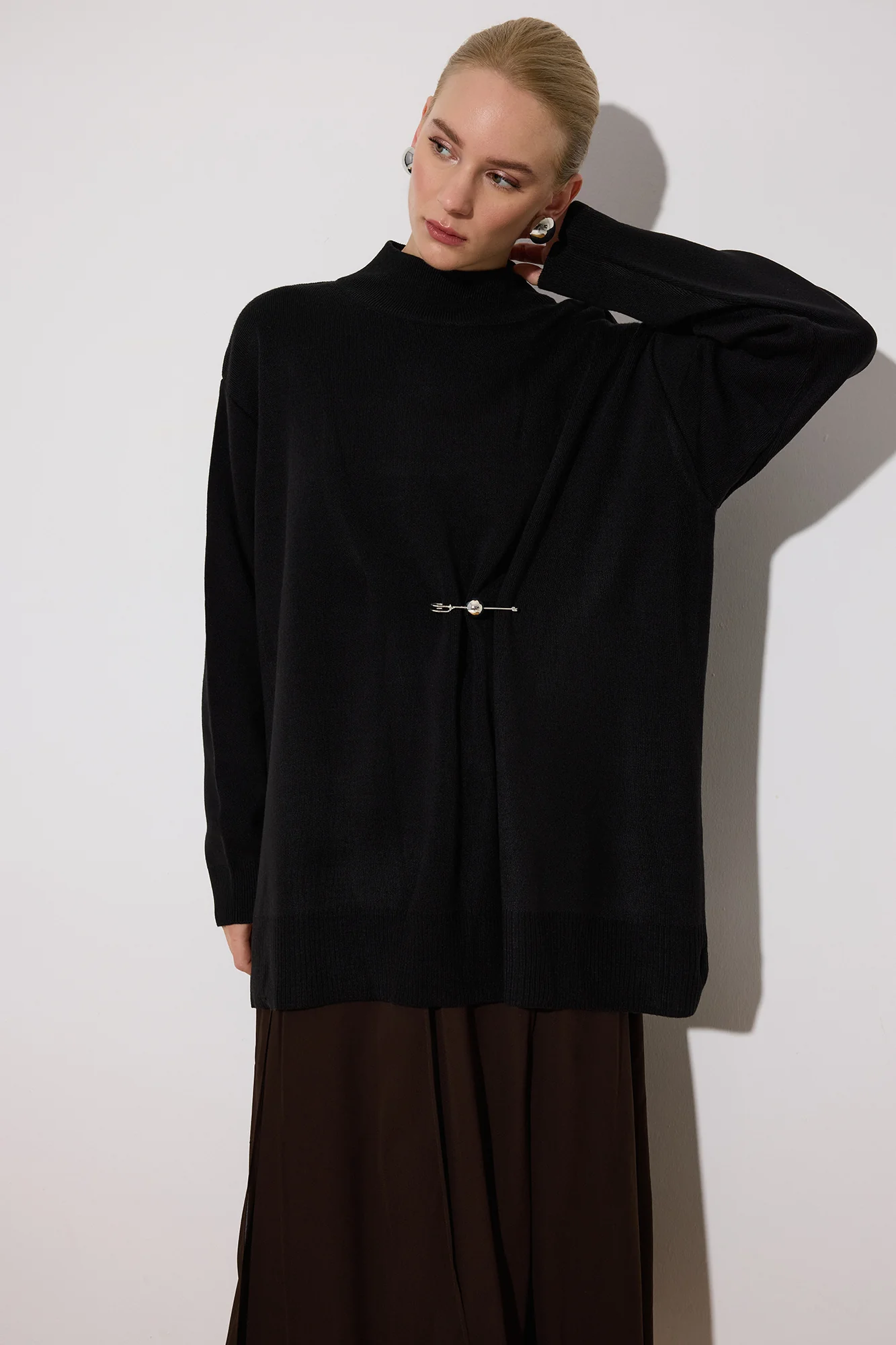 KNIT TUNIC WITH METAL ACCESSORIES - Image 5