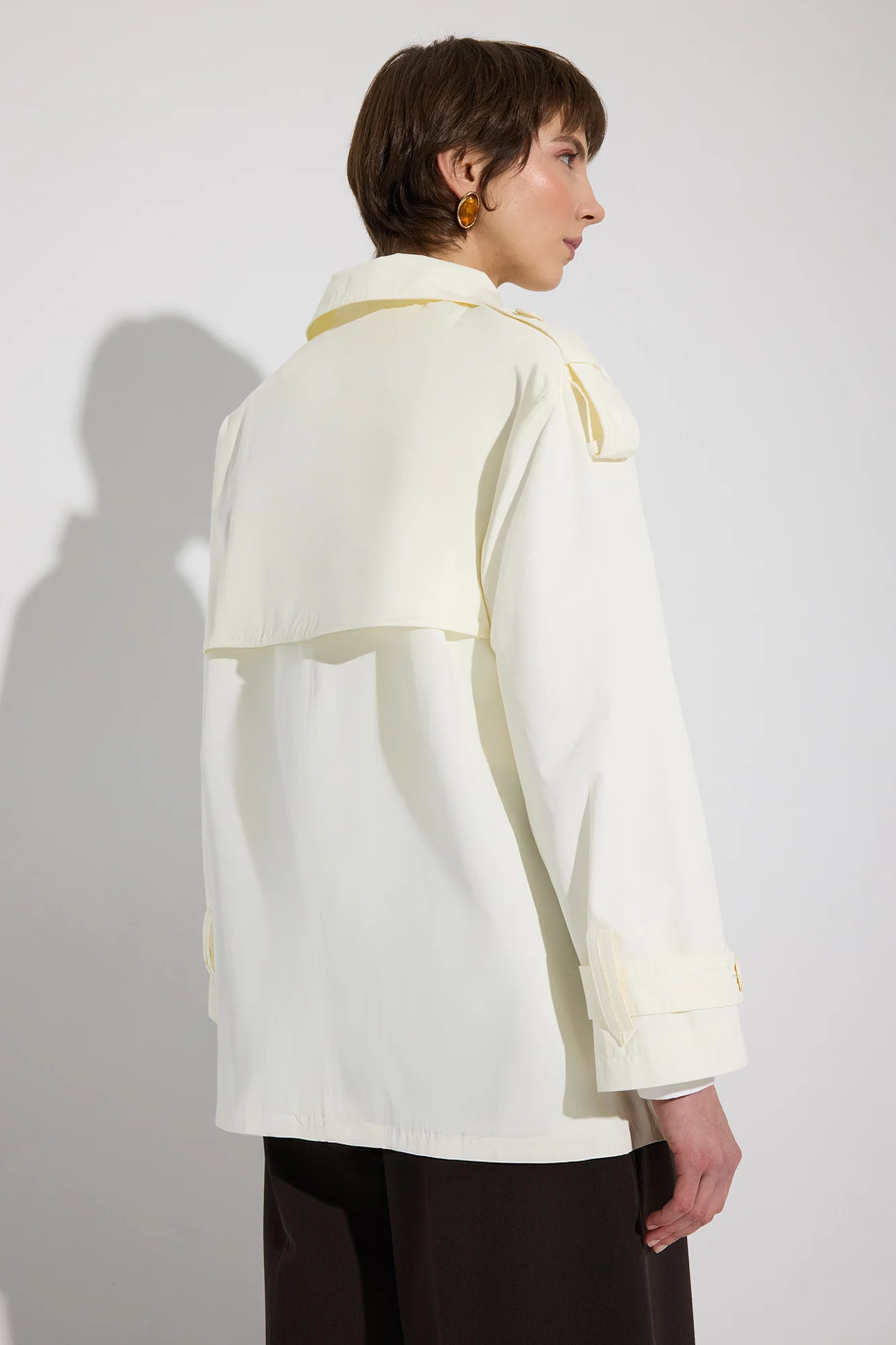 DOUBLE-BREASTED SHORT TRENCH COAT - Image 5