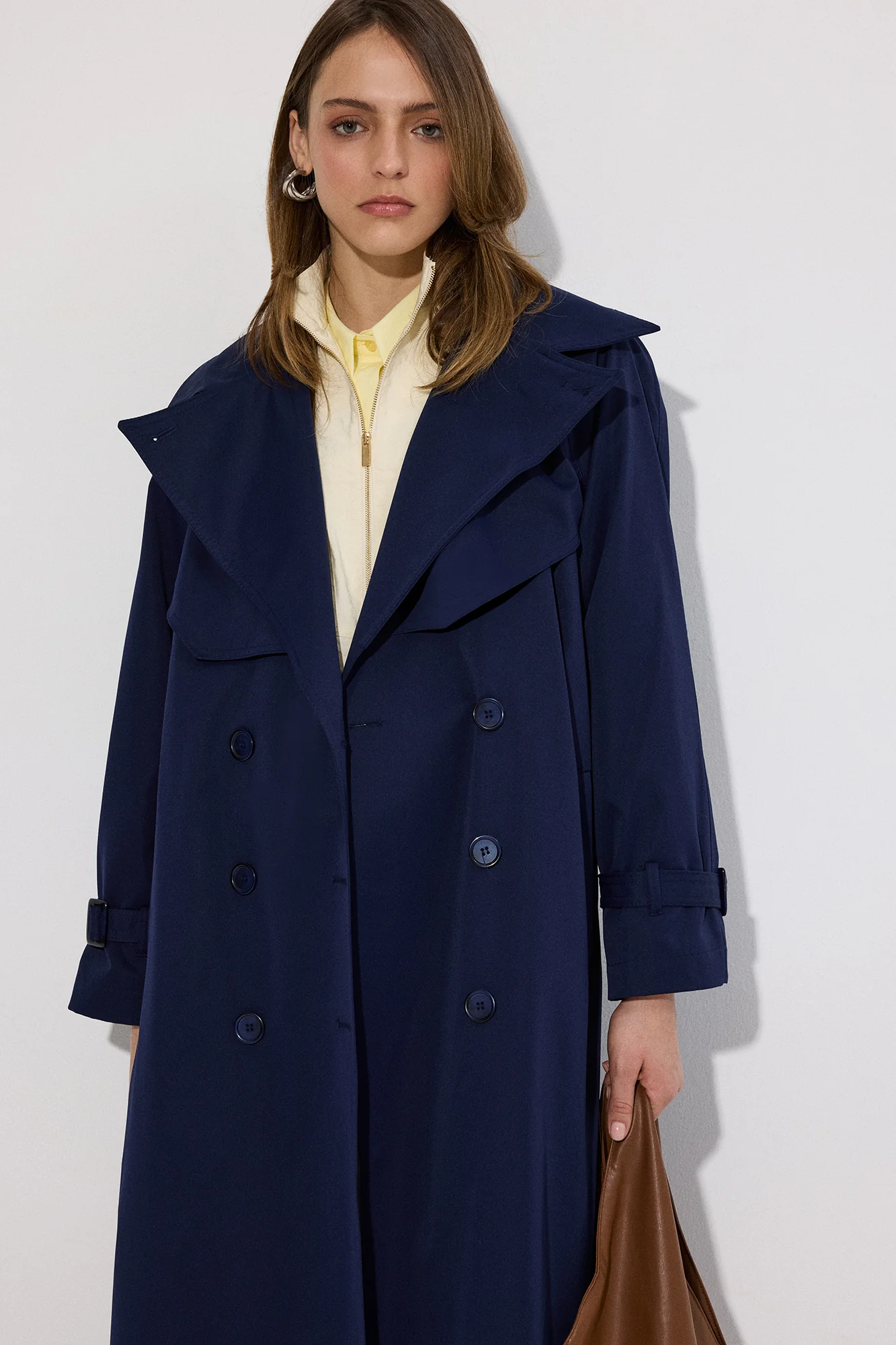 DOUBLE-BREASTED MAXI TRENCH COAT - Image 3