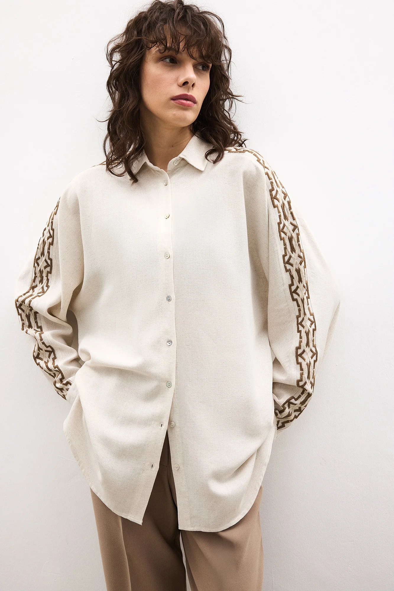 LINEN EMBROIDERED SHIRT - Image 2