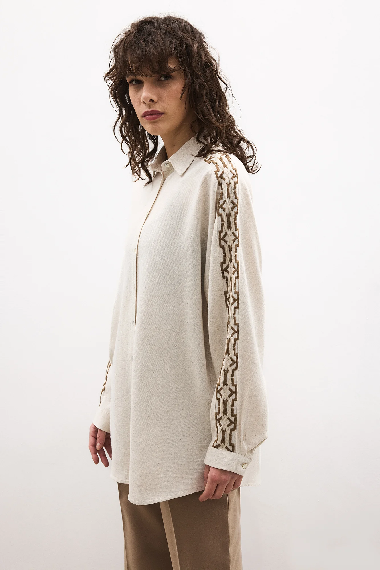 LINEN EMBROIDERED SHIRT - Image 3