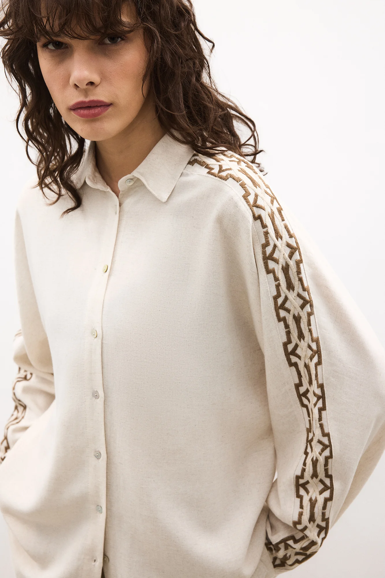 LINEN EMBROIDERED SHIRT - Image 4