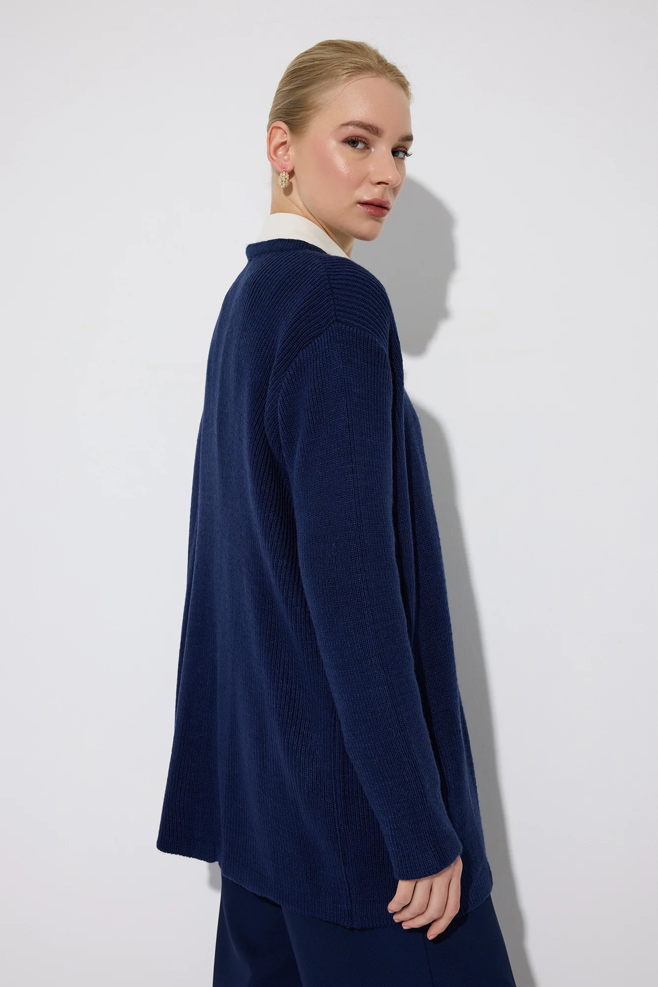 LONG CARDIGAN WITH GOLD BUTTONS - Image 7
