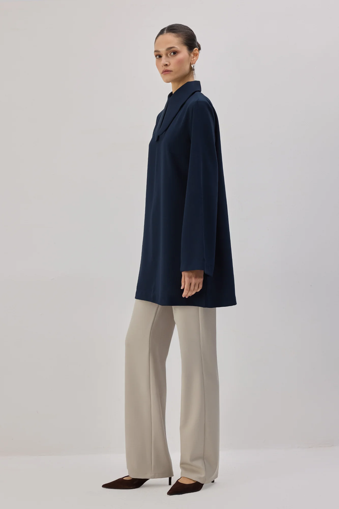 LONG COLLAR CREPE TUNIC - Image 4