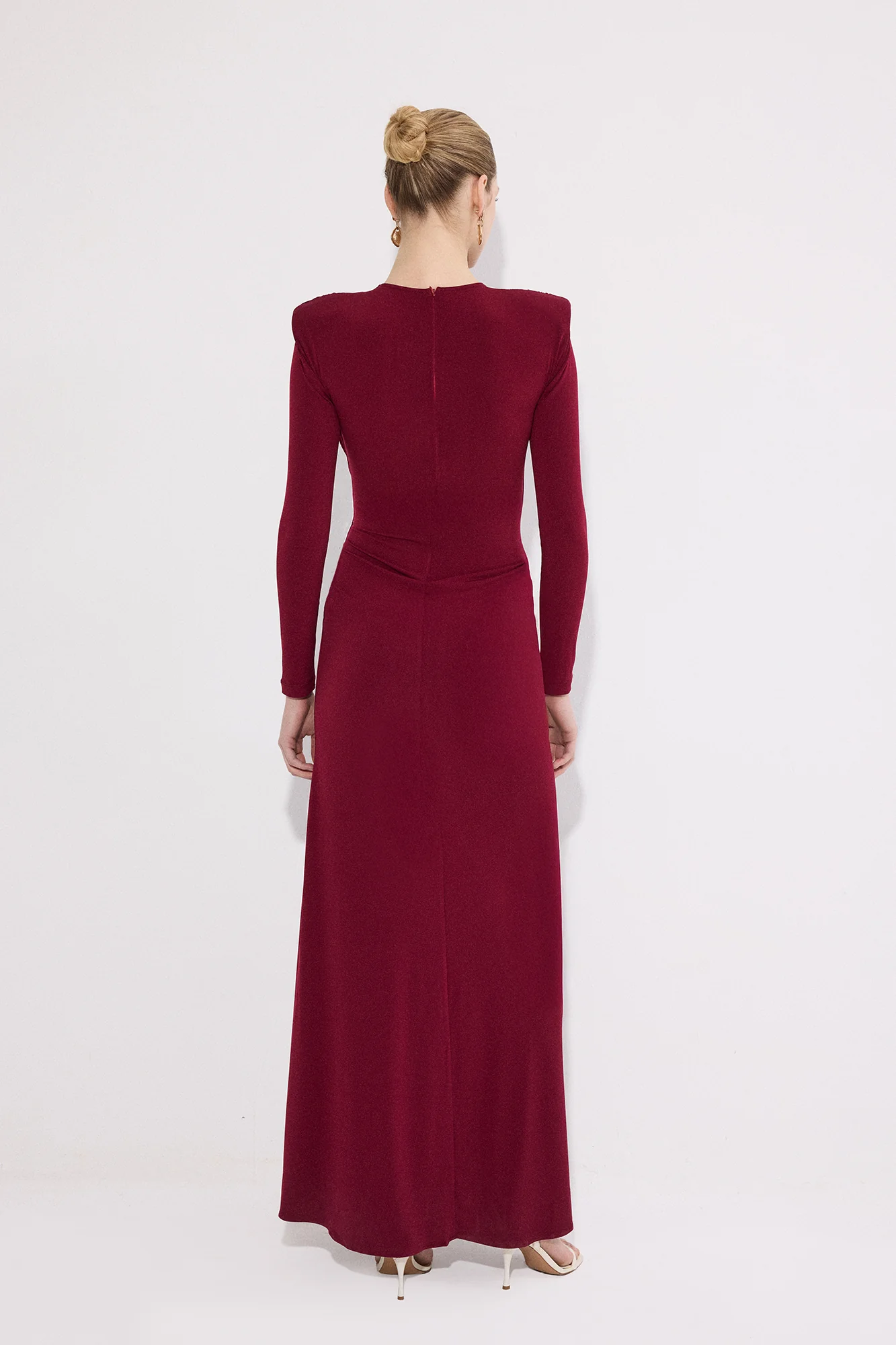 MAXI DRESS WITH GOLD ACCESSORIES - Image 6