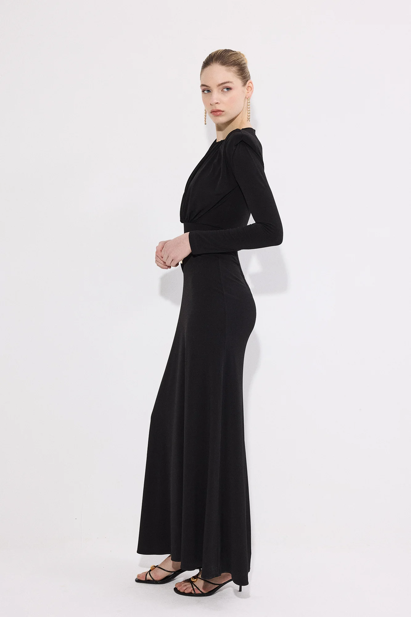 MAXI DRESS WITH GOLD ACCESSORIES - Image 2