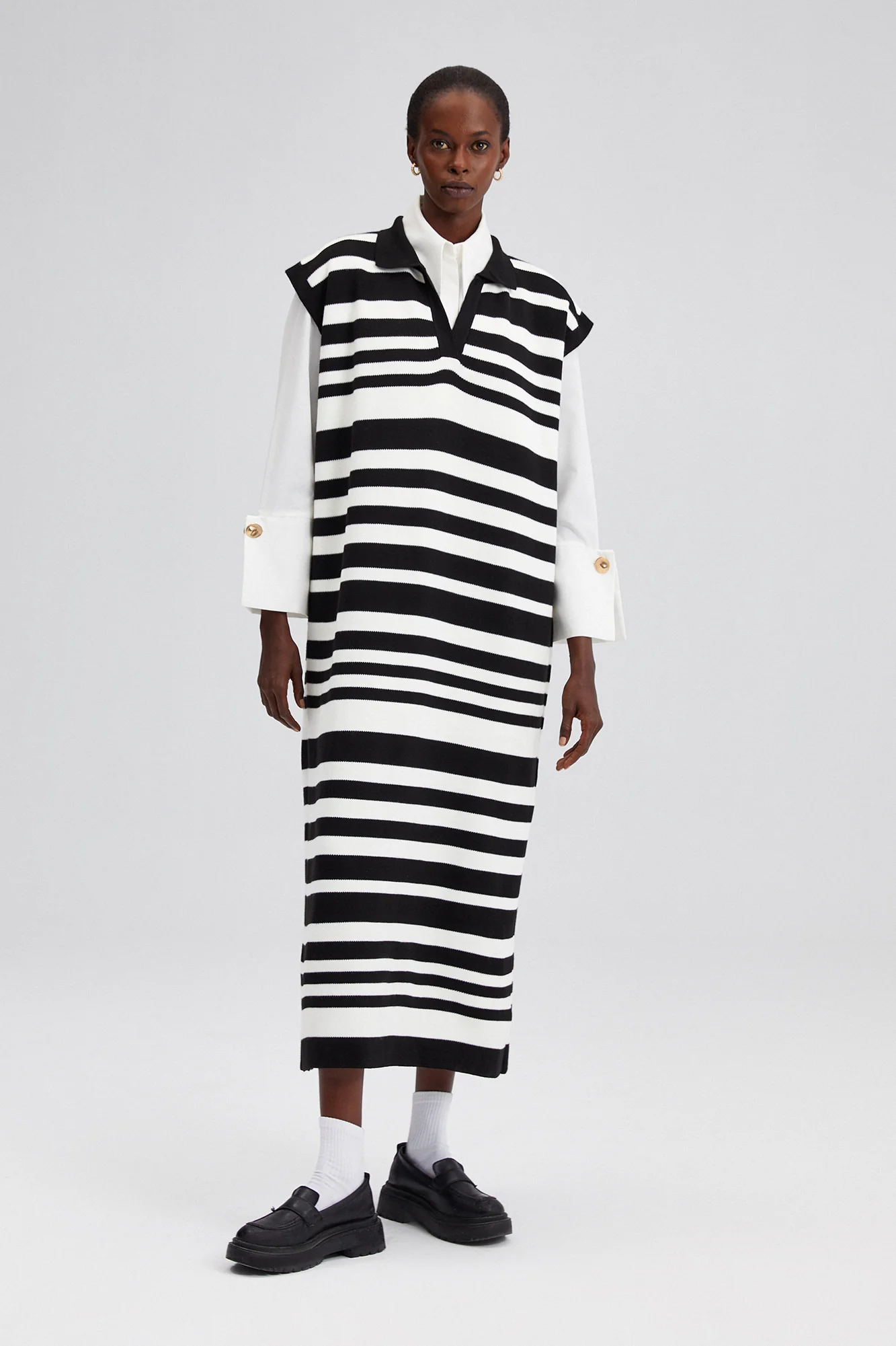 POLO NECK SLEEVELESS STRIPED KNIT DRESS - Image 3