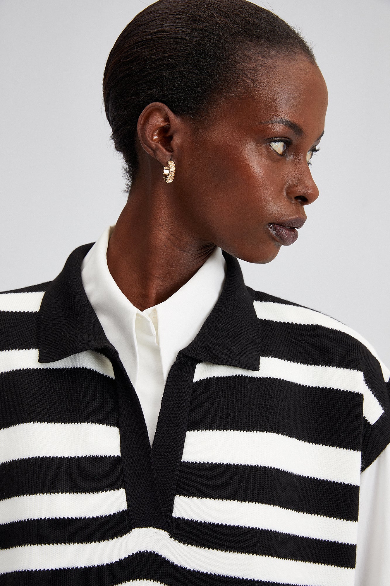 POLO NECK SLEEVELESS STRIPED KNIT DRESS - Image 4