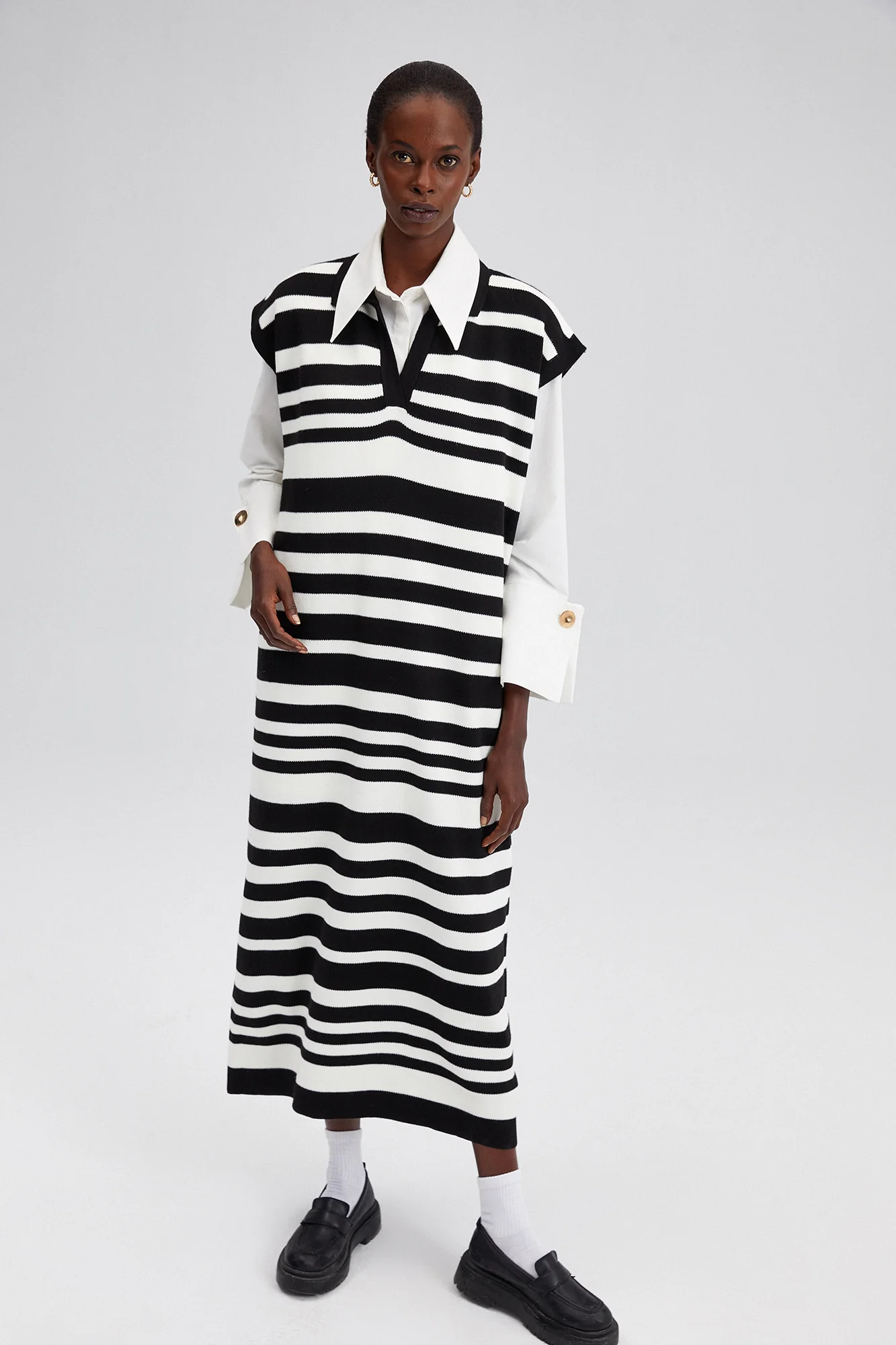 POLO NECK SLEEVELESS STRIPED KNIT DRESS - Image 5