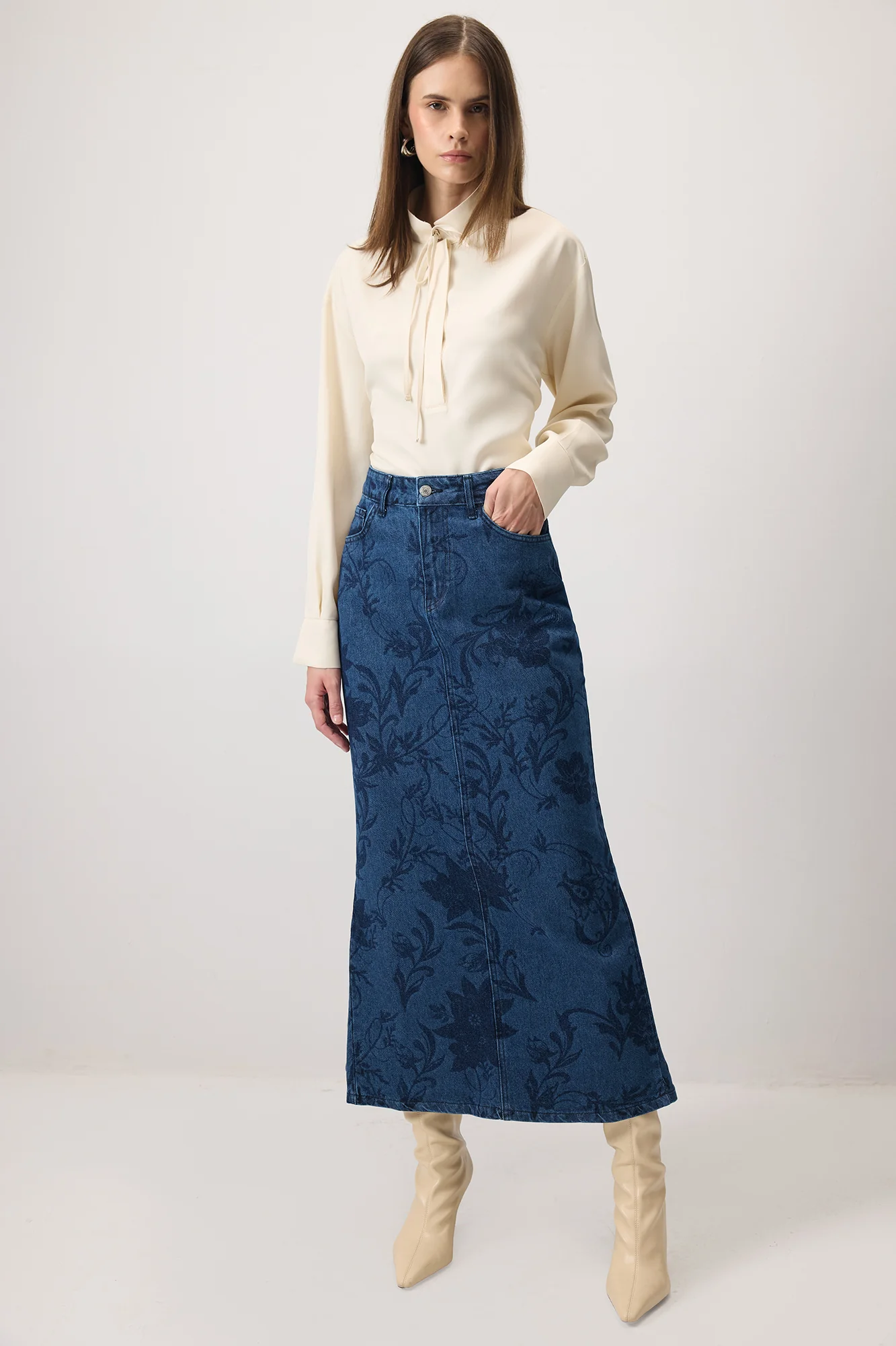 PRINTED DENIM SKIRT - Image 2