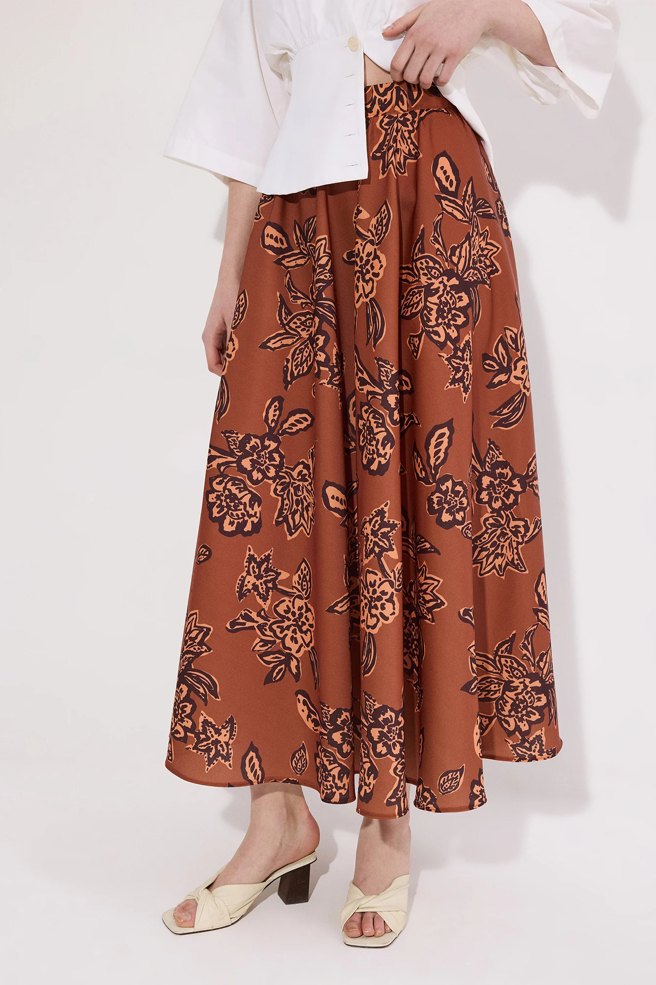 PRINTED SATIN SKIRT - Image 3