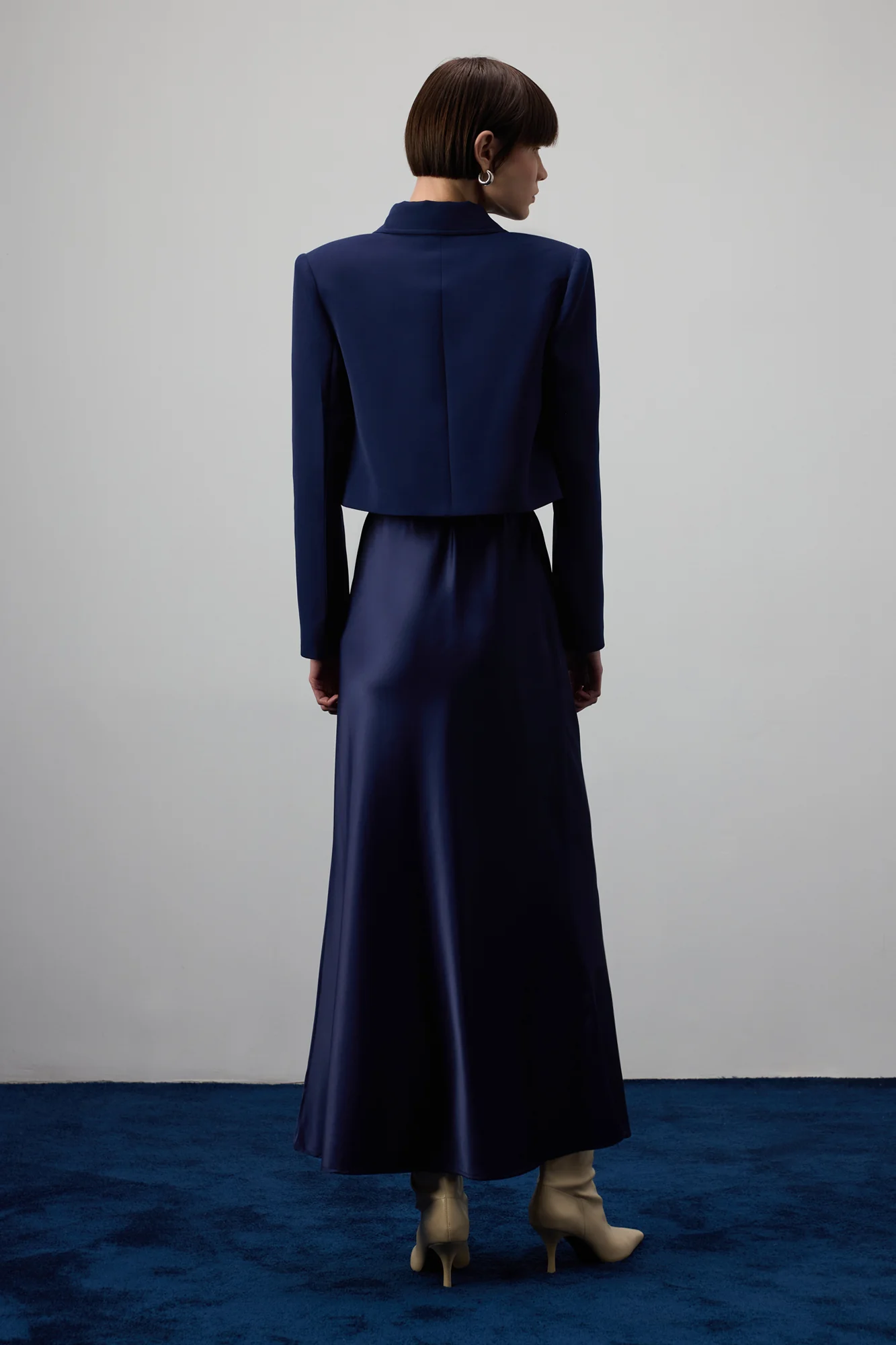SATIN COLLAR CROPPED BLAZER JACKET - Image 5
