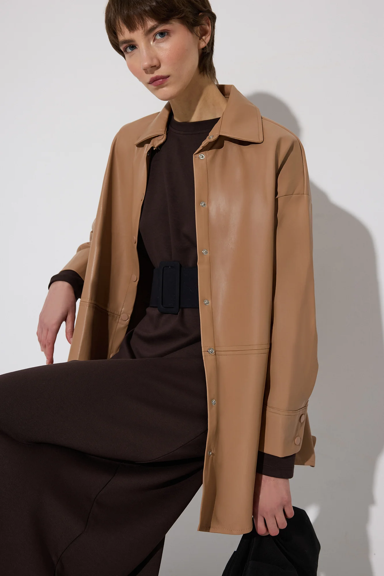 SNAP-BUTTON VEGAN LEATHER SHIRT