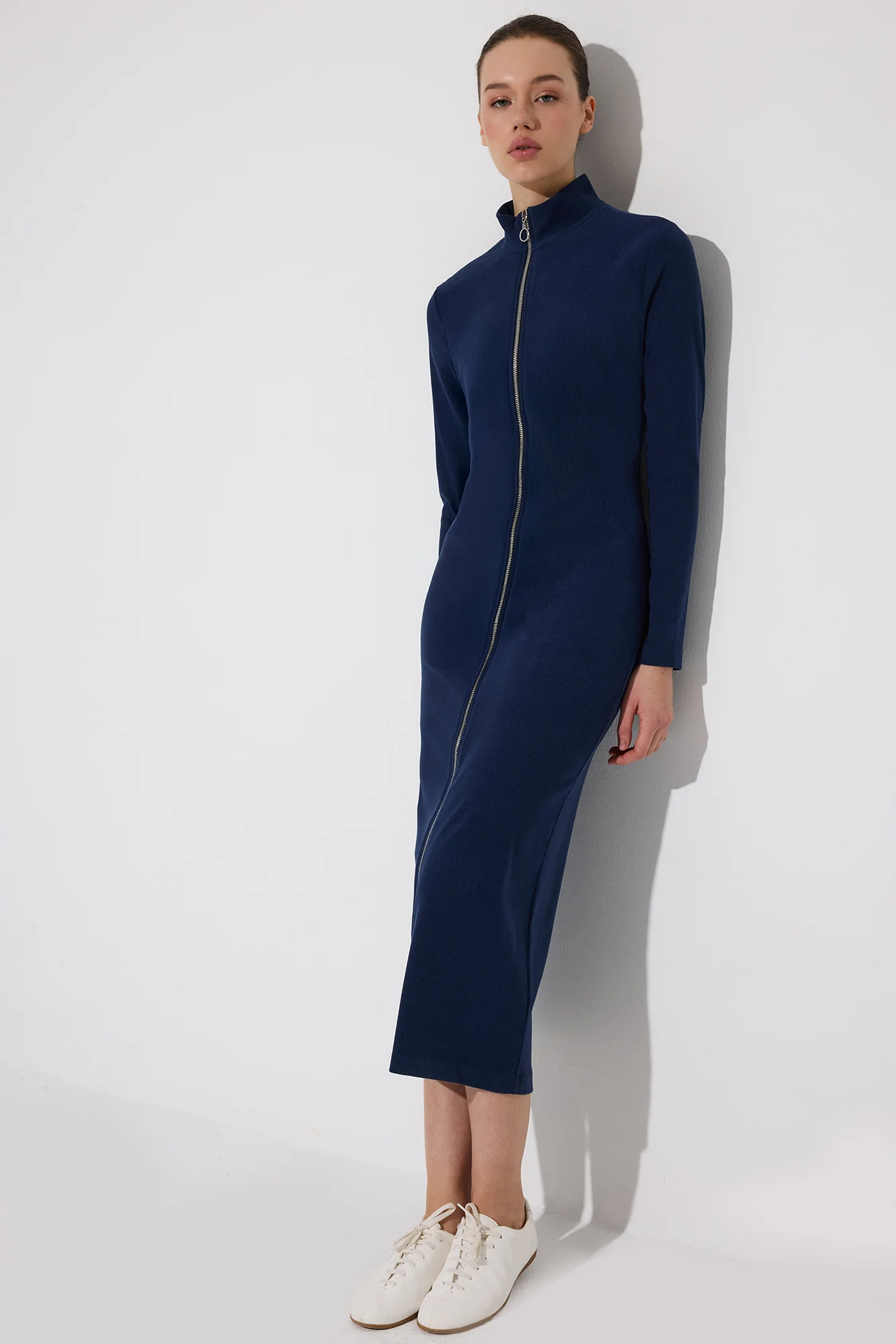 STAND COLLAR ZIPPERED DRESS - Image 2