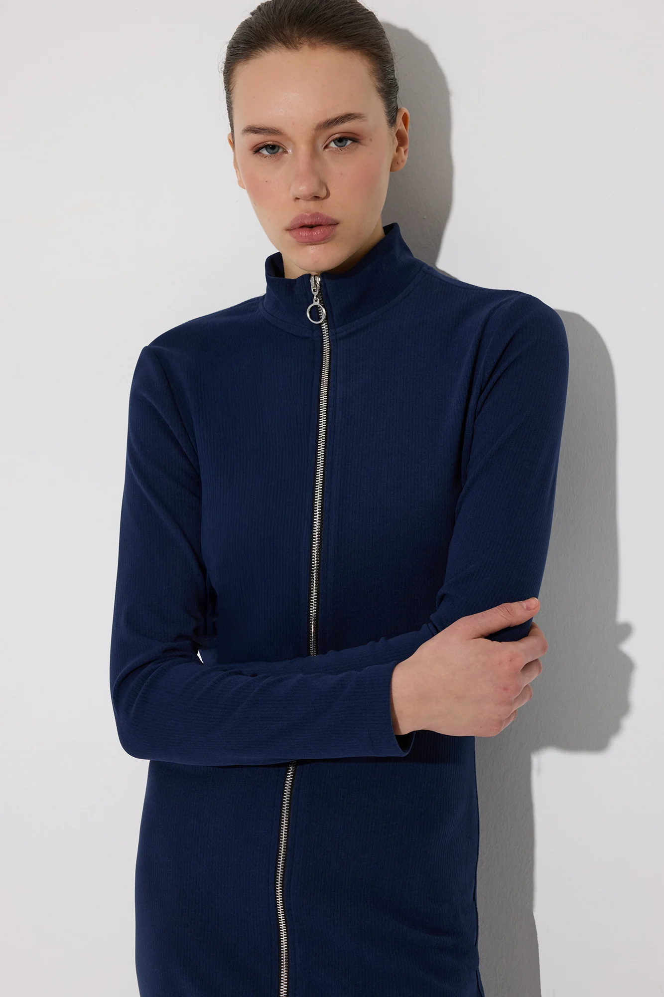 STAND COLLAR ZIPPERED DRESS - Image 3