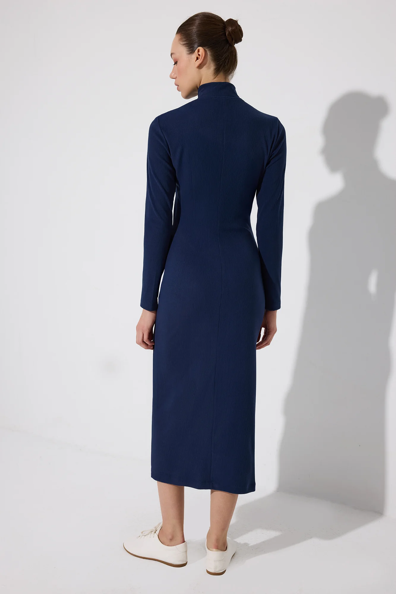 STAND COLLAR ZIPPERED DRESS - Image 4